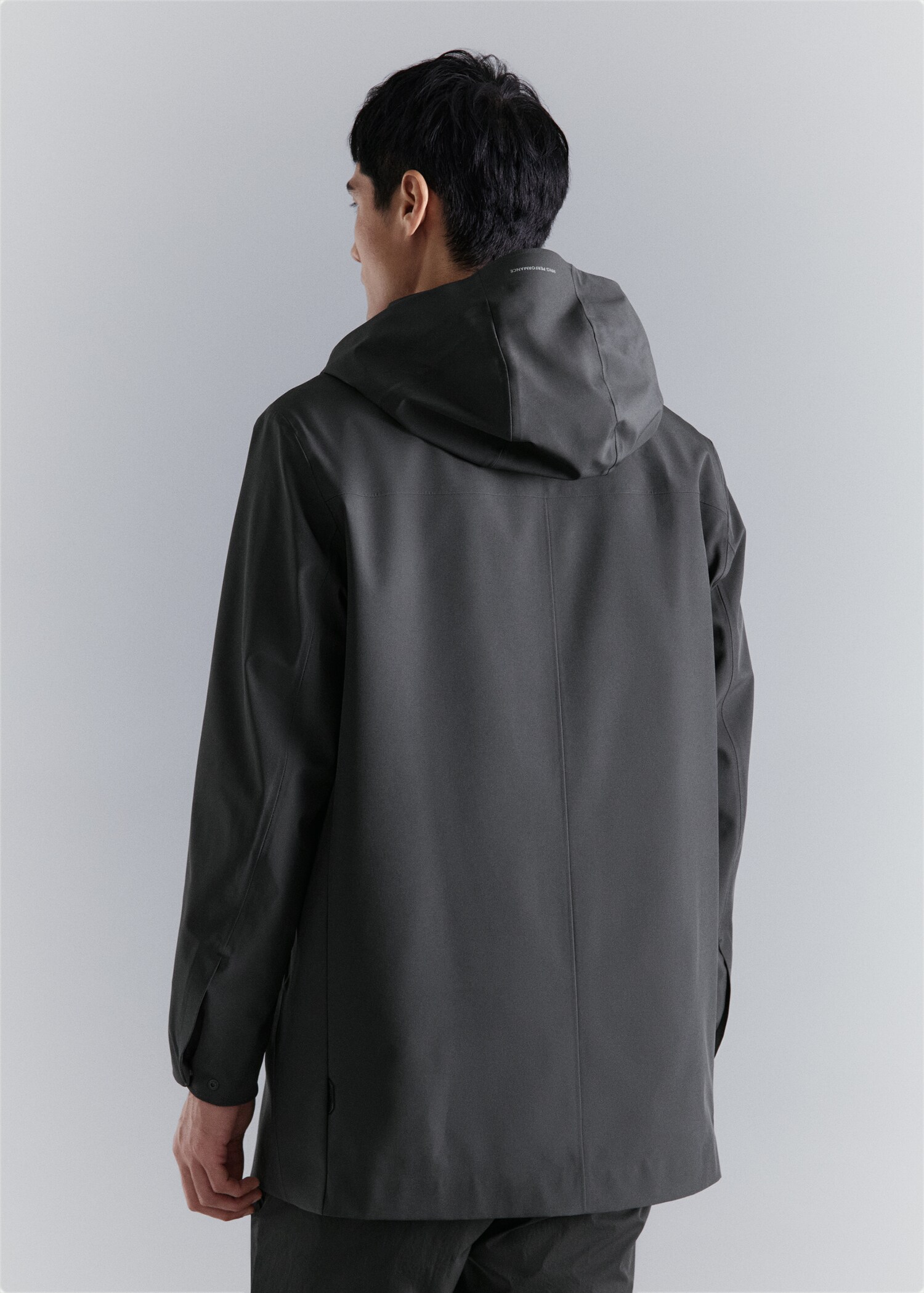 Water-repellent parka with pockets - Reverse of the article