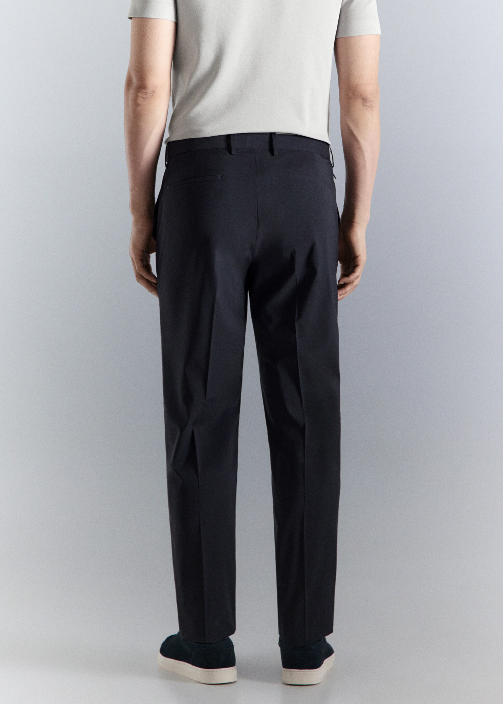 Trousers travel - Reverse of the article, Navy. Ref: 27044420-00.