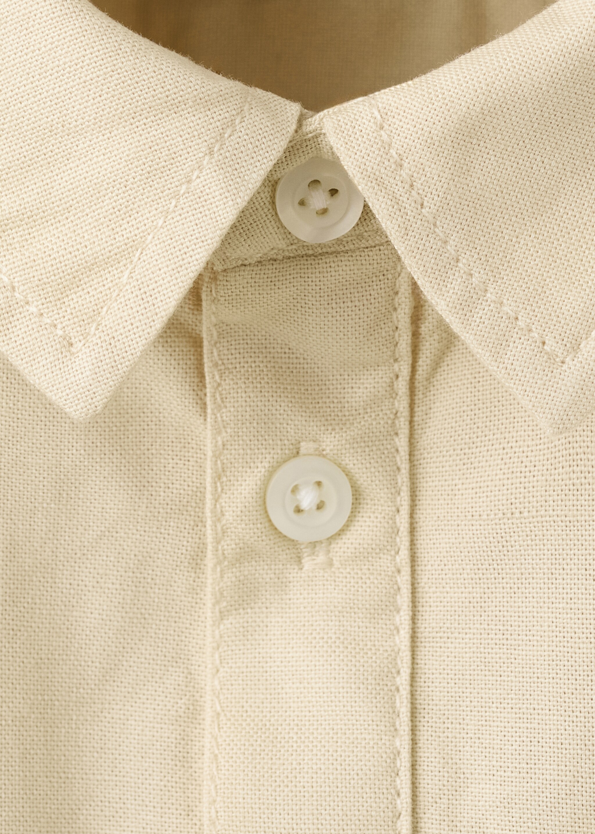 100% cotton shirt - Details of the article 8, Ivory White. Ref: 27044422-00.