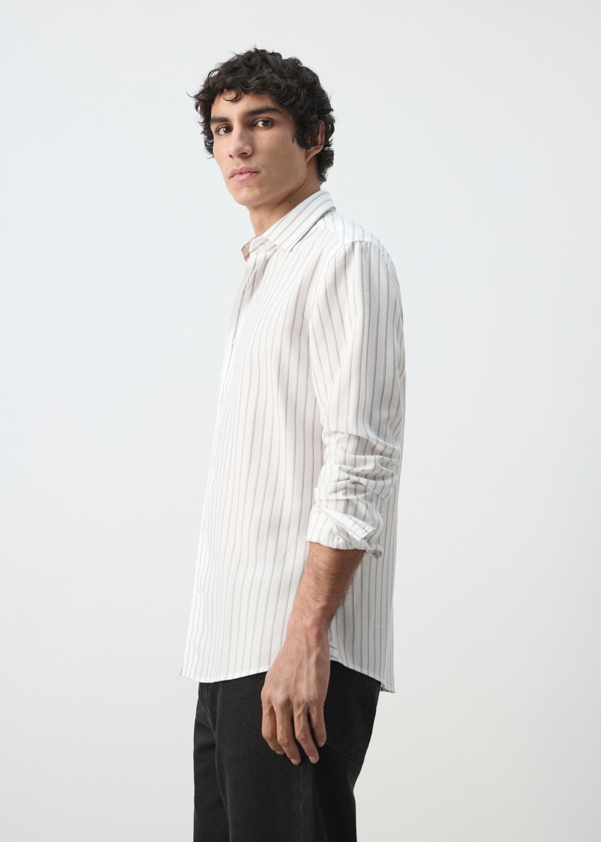 Chemise regular fit Lyocell rayures - Détail de l'article 2, Blanc cassé. Ref: 27044425-00.