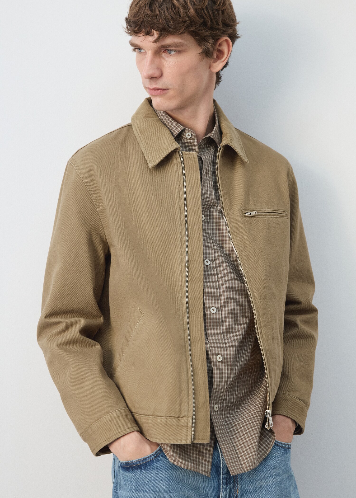 سترة جينز بياقة مخملية - تفاصيل المنتج 6