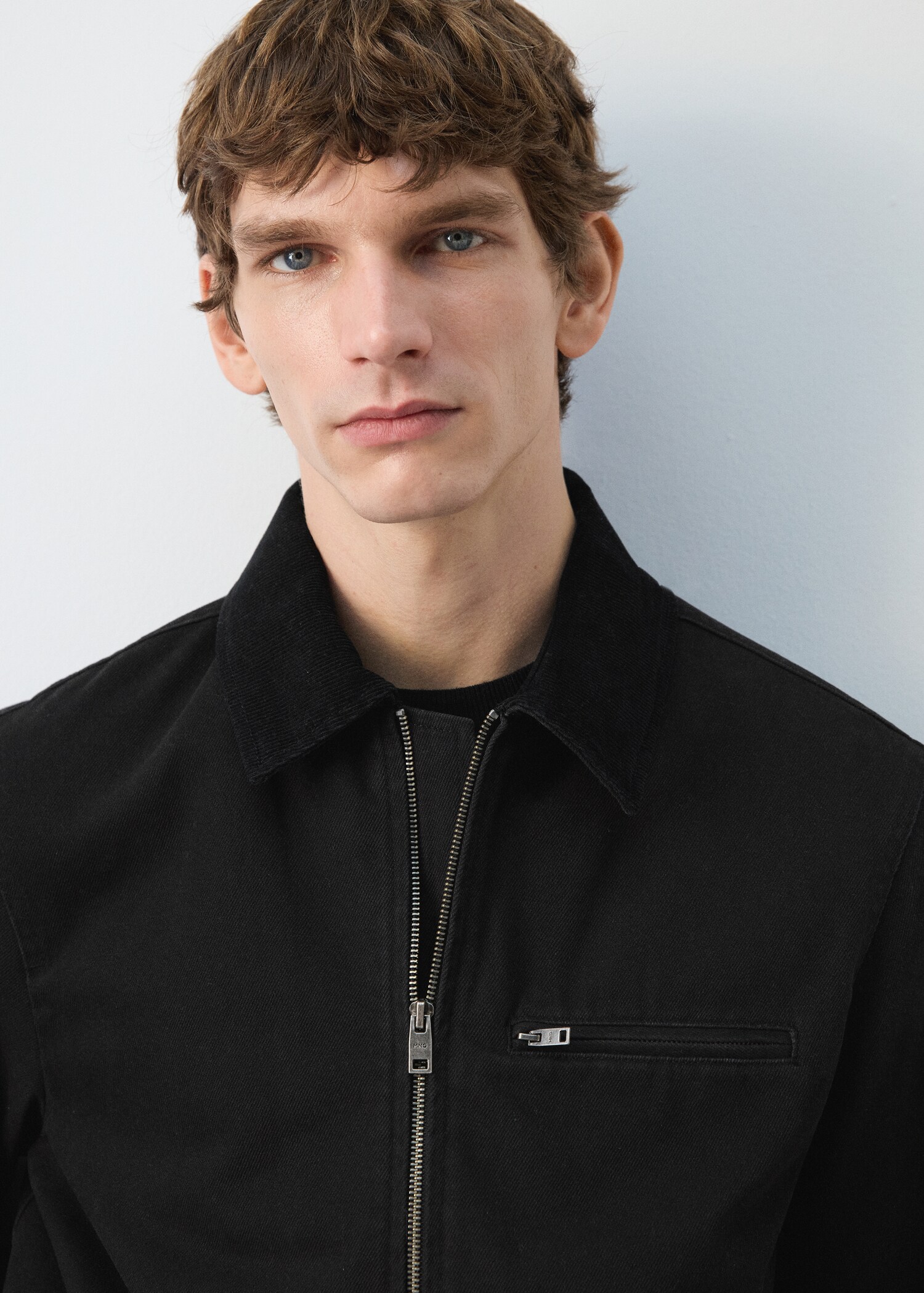 سترة جينز بياقة مخملية - تفاصيل المنتج 1