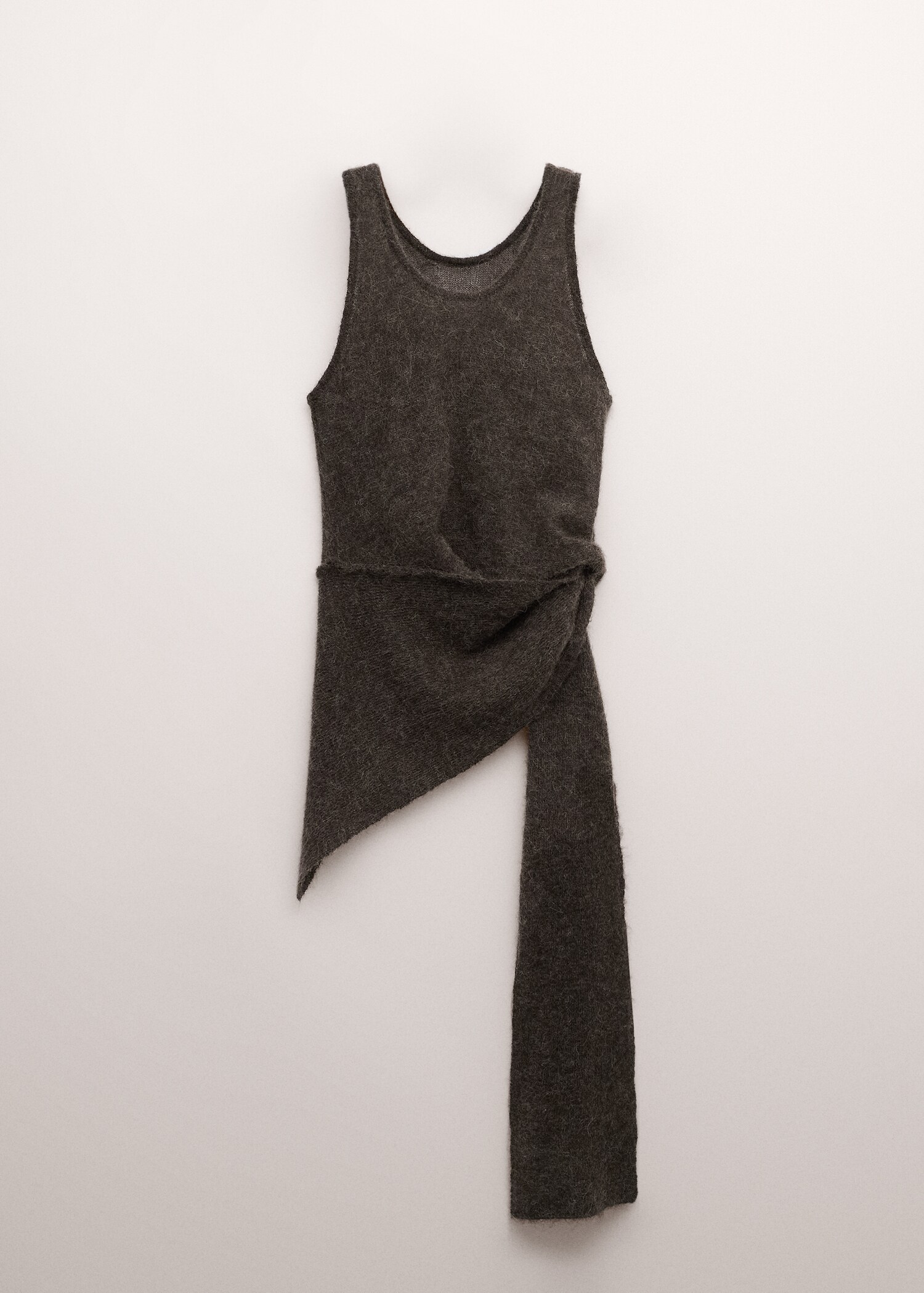 Asymmetrical alpaca top - منتج دون نموذج