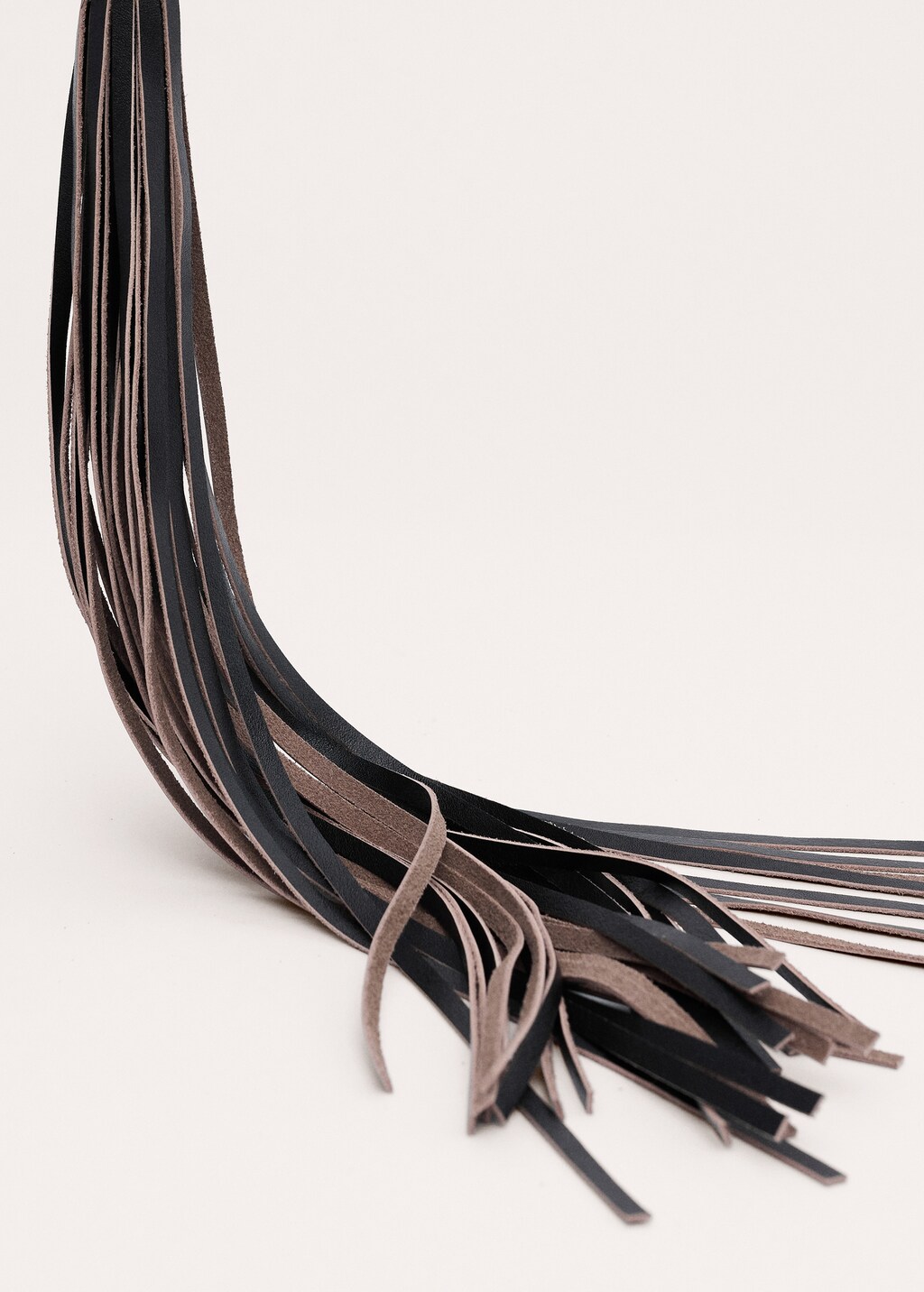 100% leather fringe keychain - image 4
