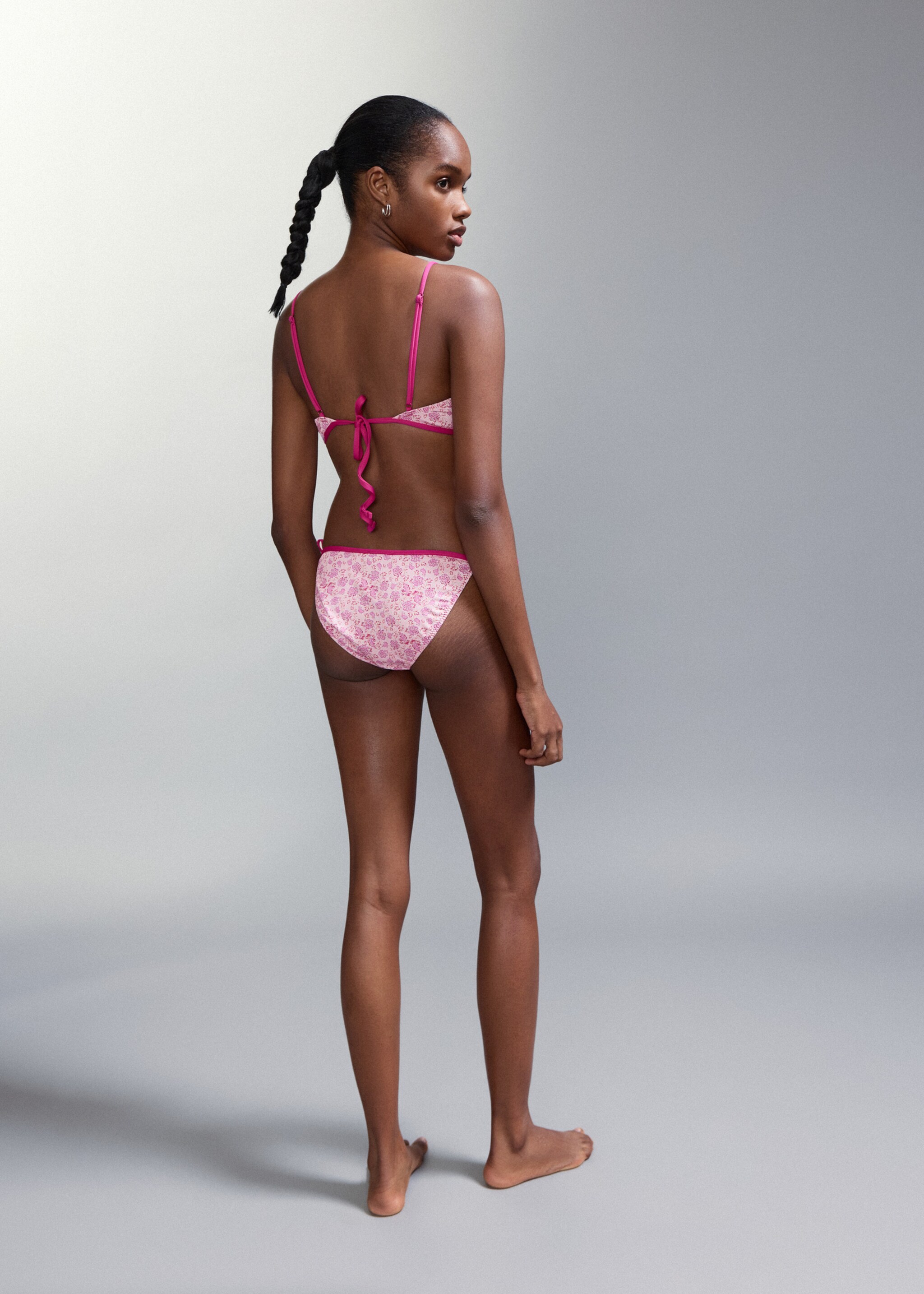 Floral print mid-rise bikini briefs - Reverse of the article, Pink. Ref: 27044771-00.