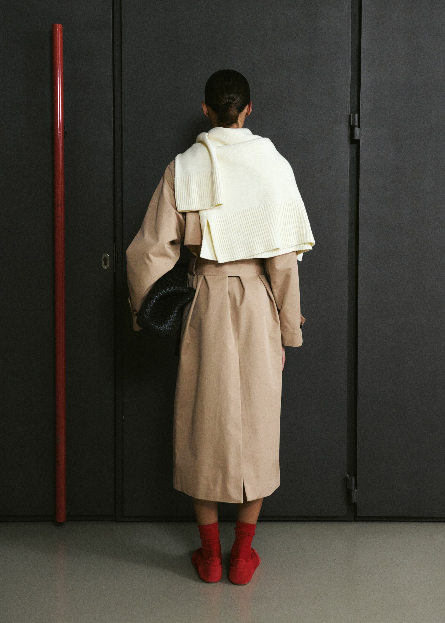 Long double-breasted trench coat - Reverse of the article