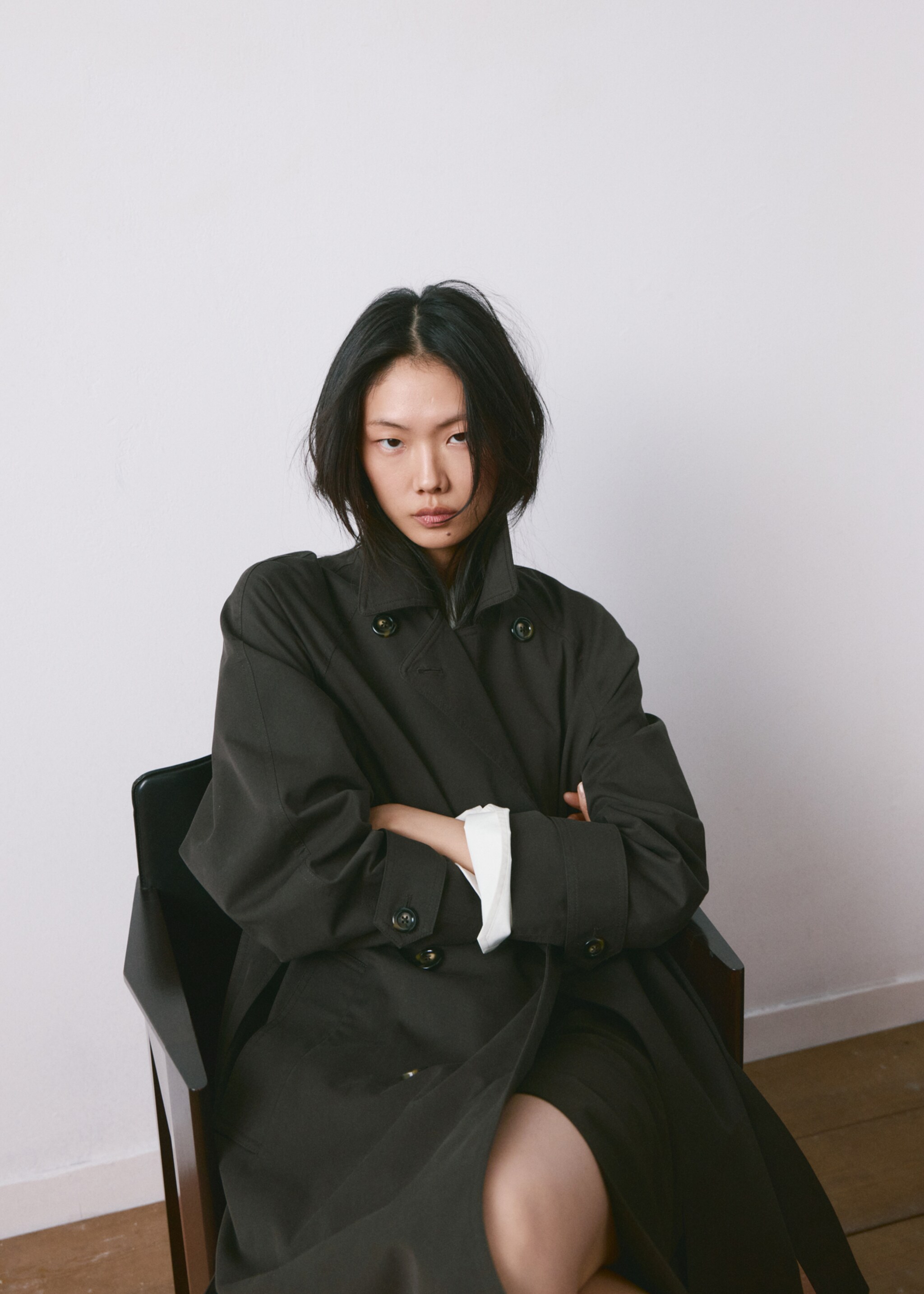 Long double-breasted trench coat - Details of the article 2, Chocolate. Ref: 27044774-00.