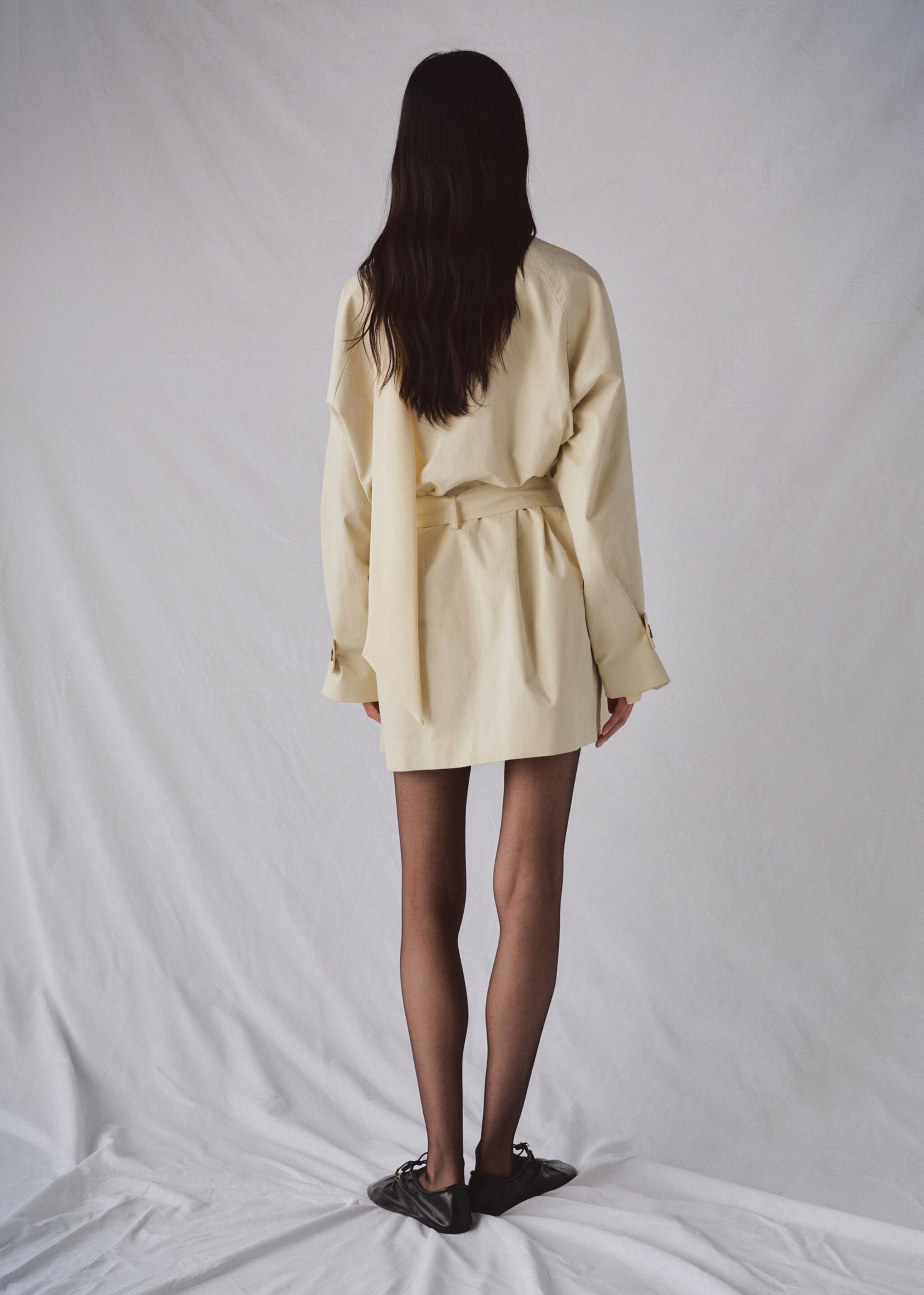 Funnel neck belted trench coat - Reverse of the article, Ecru. Ref: 27044775-00.