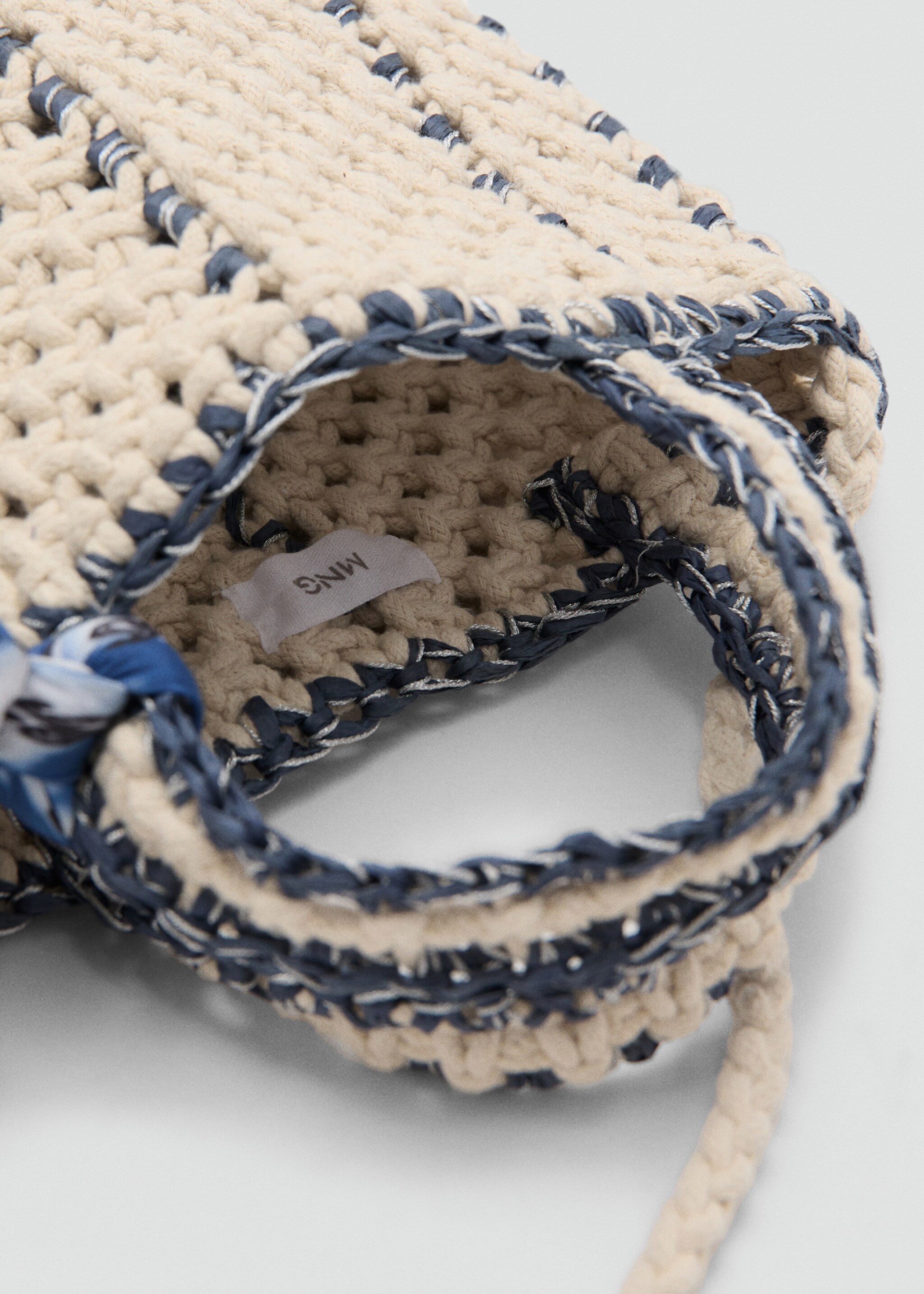 Mini bolso trenzado - Detalle del artículo 1, Arena. Ref: 27045152-00.