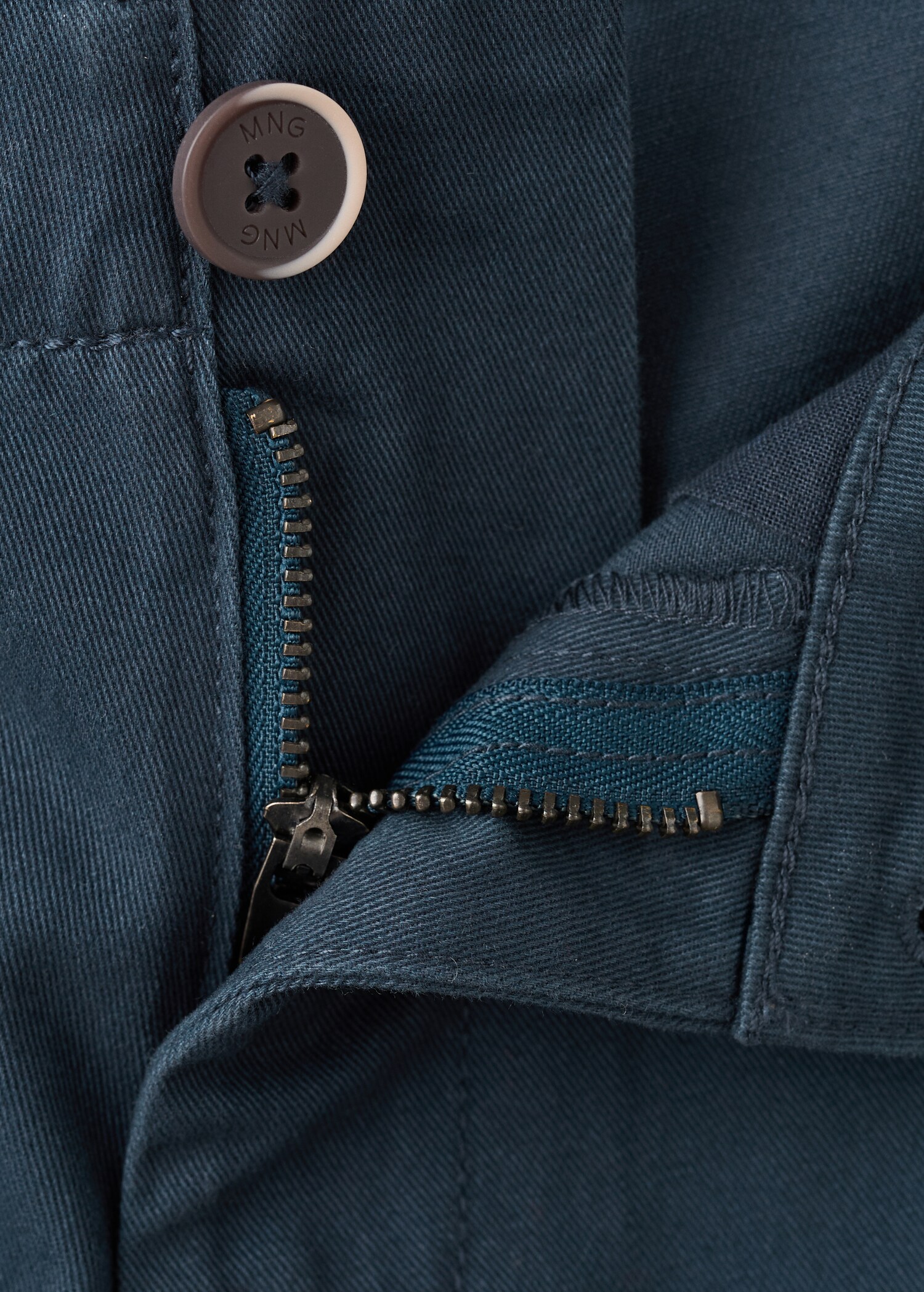 Cotton cargo trousers - Details of the article 8