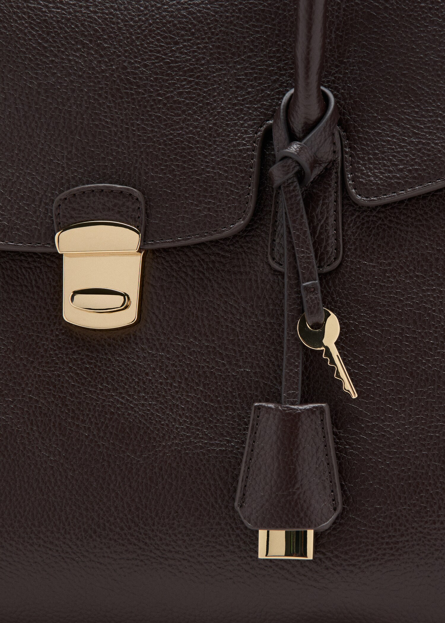 Medium city handbag with flap - Details of the article 2