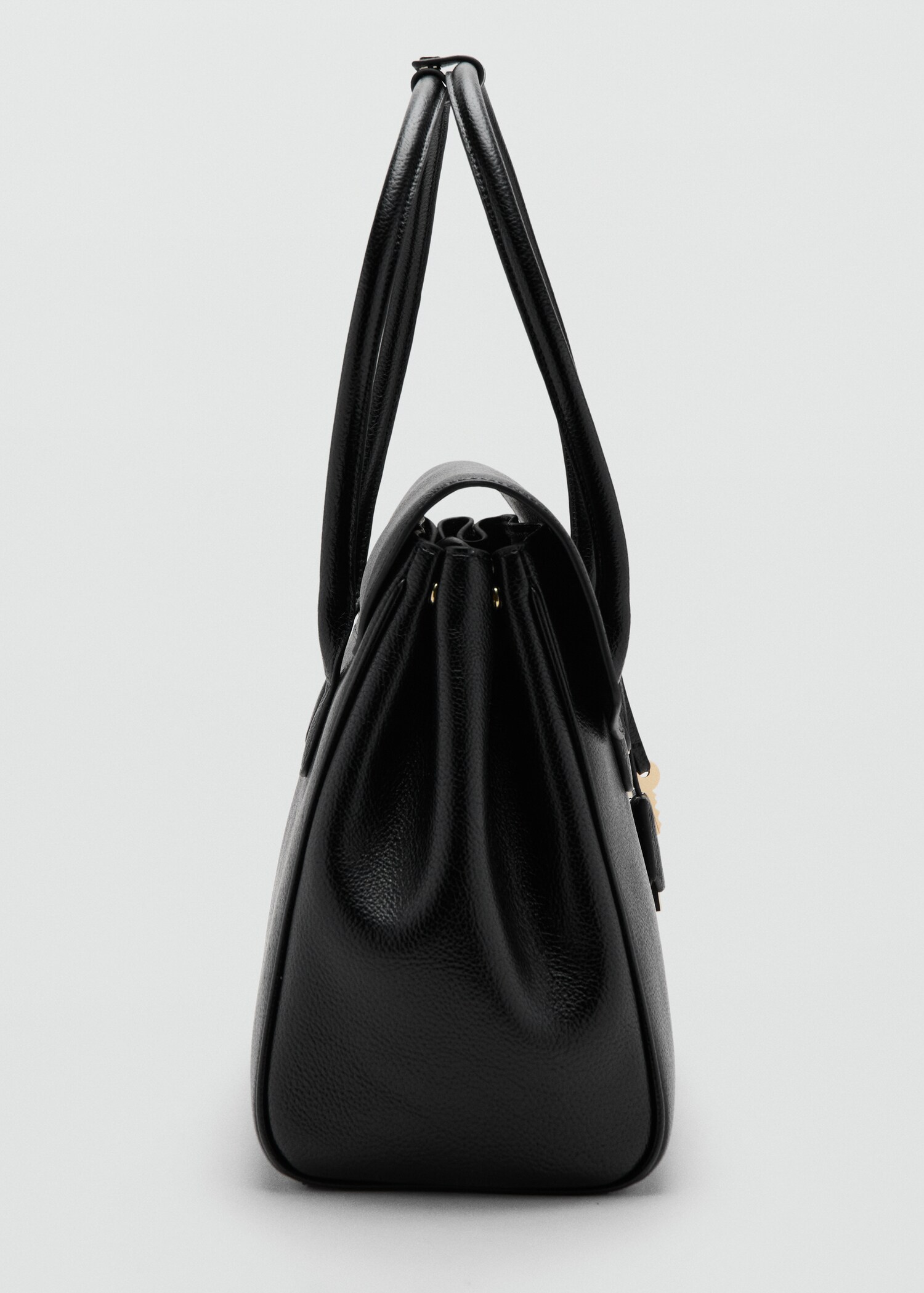 Medium city handbag with flap - Details of the article 1