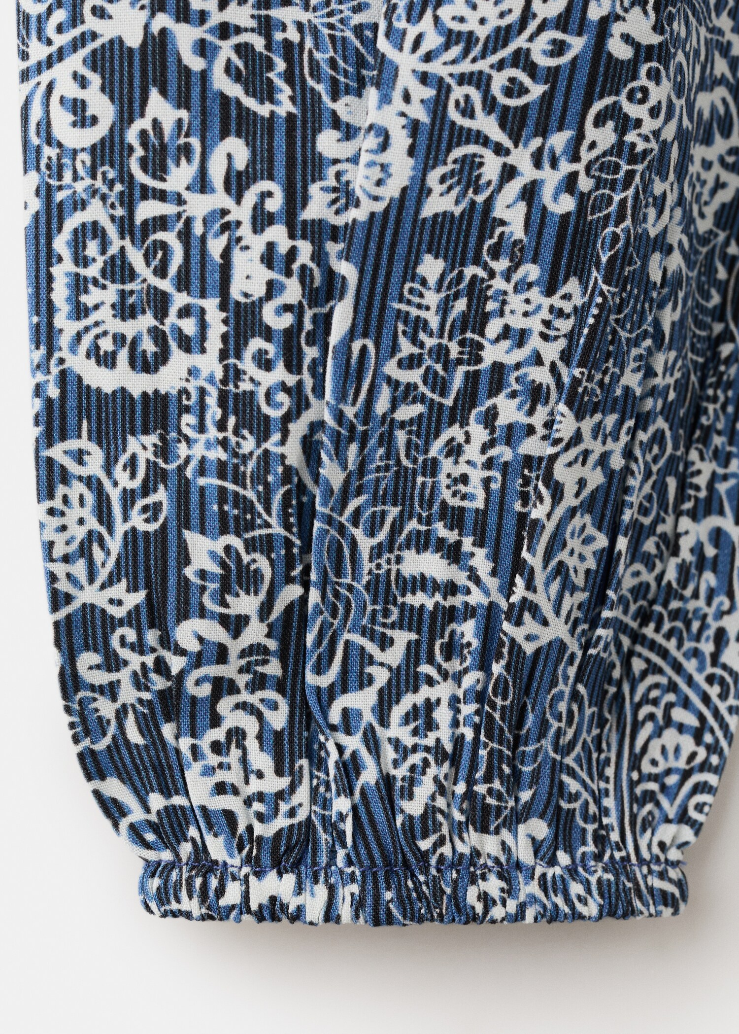 Asymmetric printed top - Details of the article 0