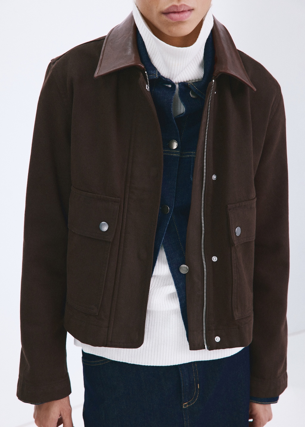 Denim barn jacket with contrasting collar - image 4