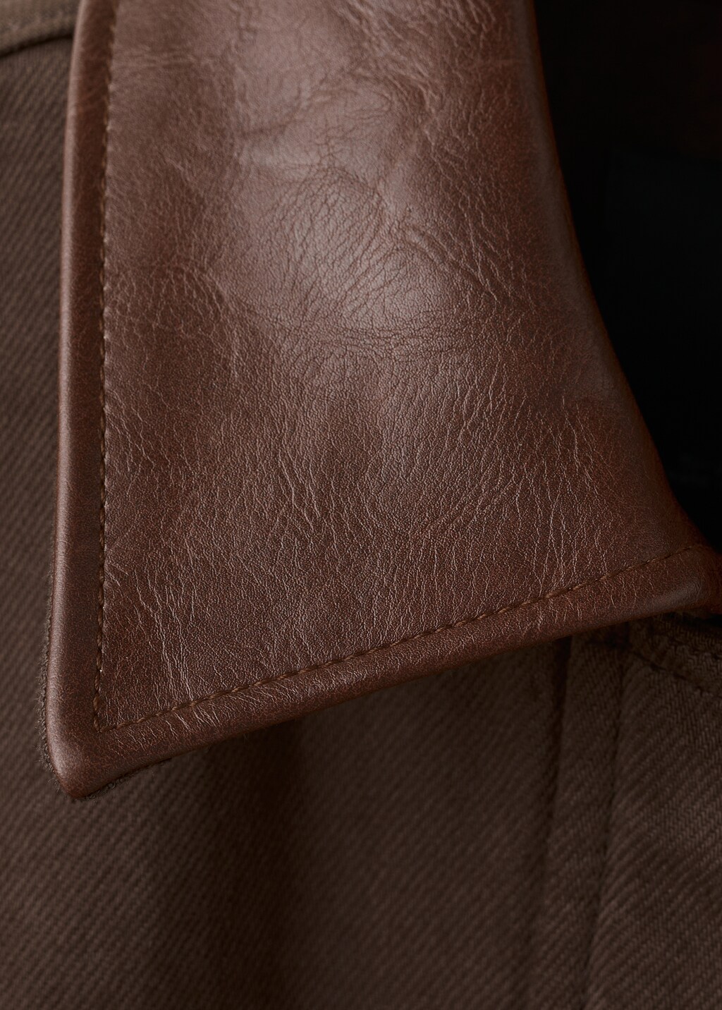 Denim barn jacket with contrasting collar - image 5