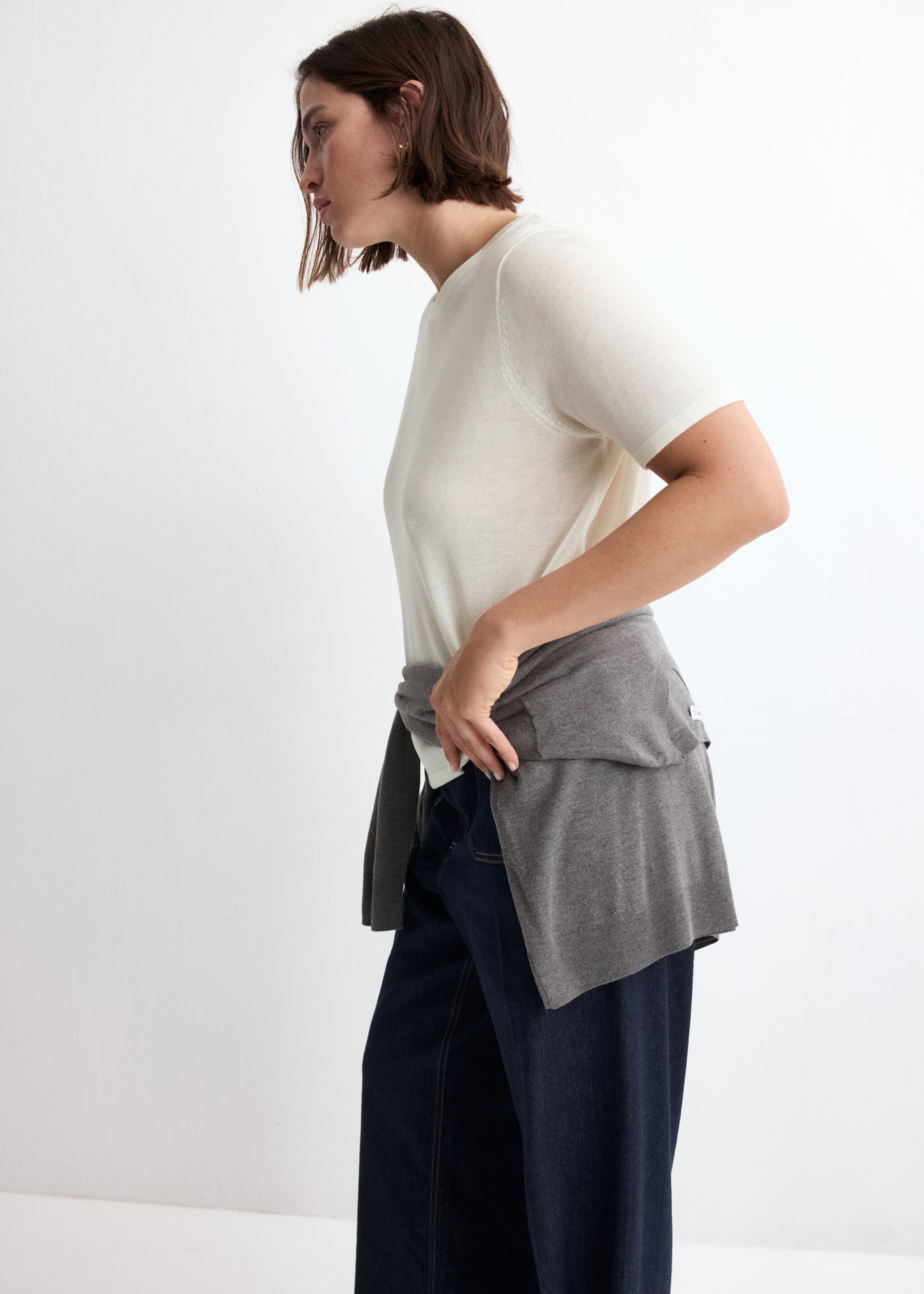 تيشيرت محبوك بأكمام قصيرة - تفاصيل المنتج 4, بيج فاتح. Ref: 27045820-00.