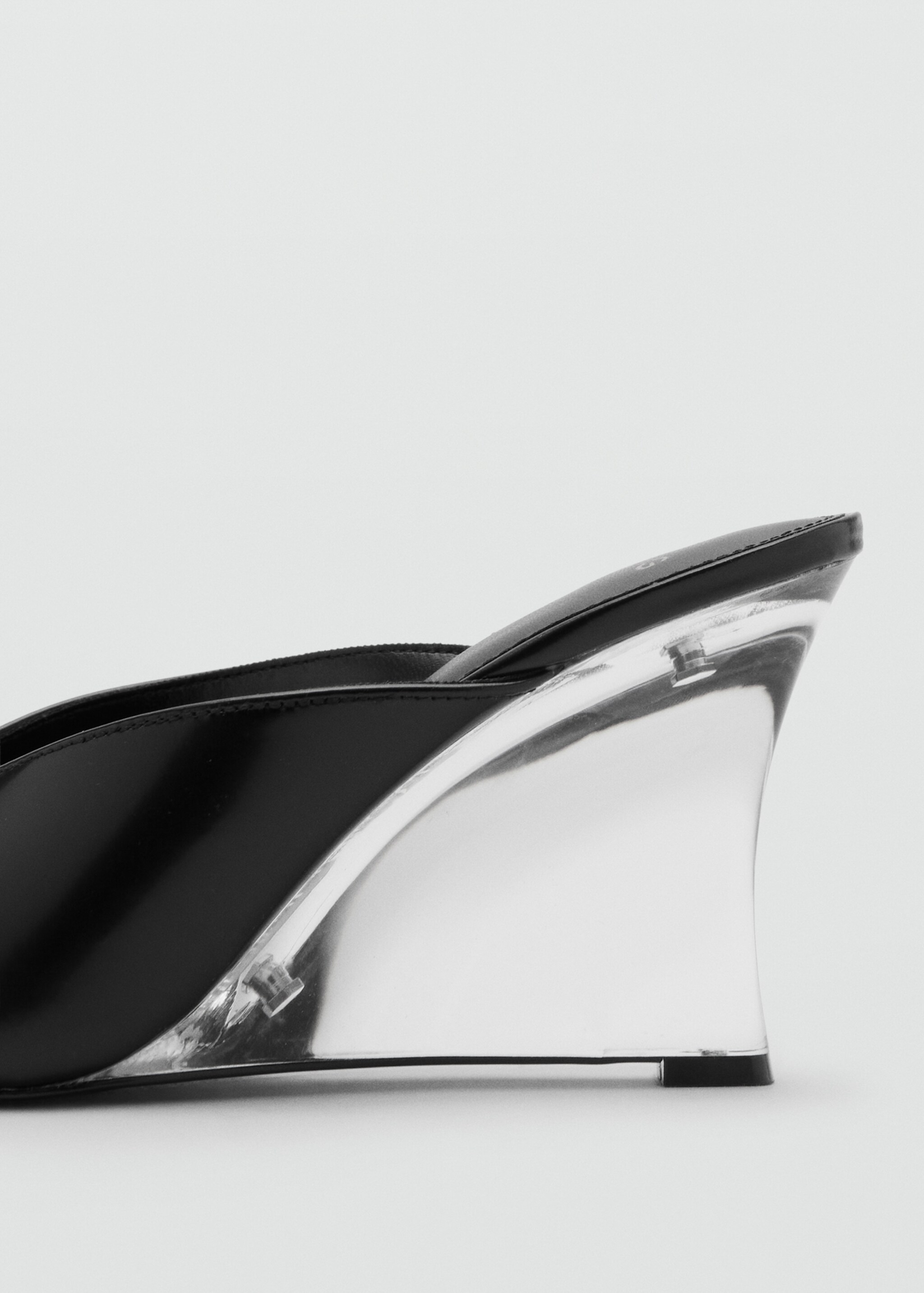 Curved-wedge leather shoes - Details of the article 1, Black. Ref: 27045821-00.