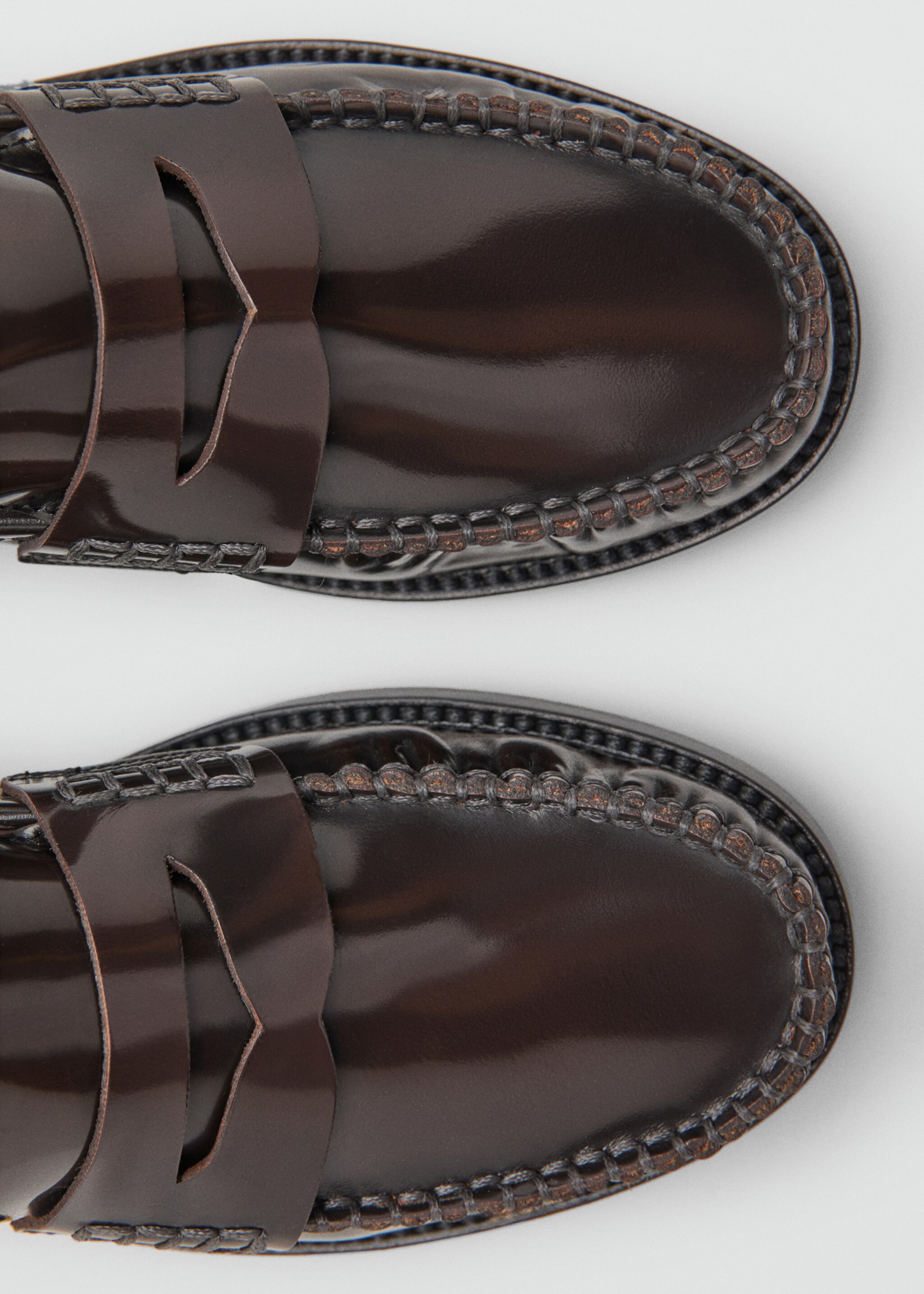 Mocasín piel fruncido - Detalle del artículo 2, Chocolate. Ref: 27045822-00.