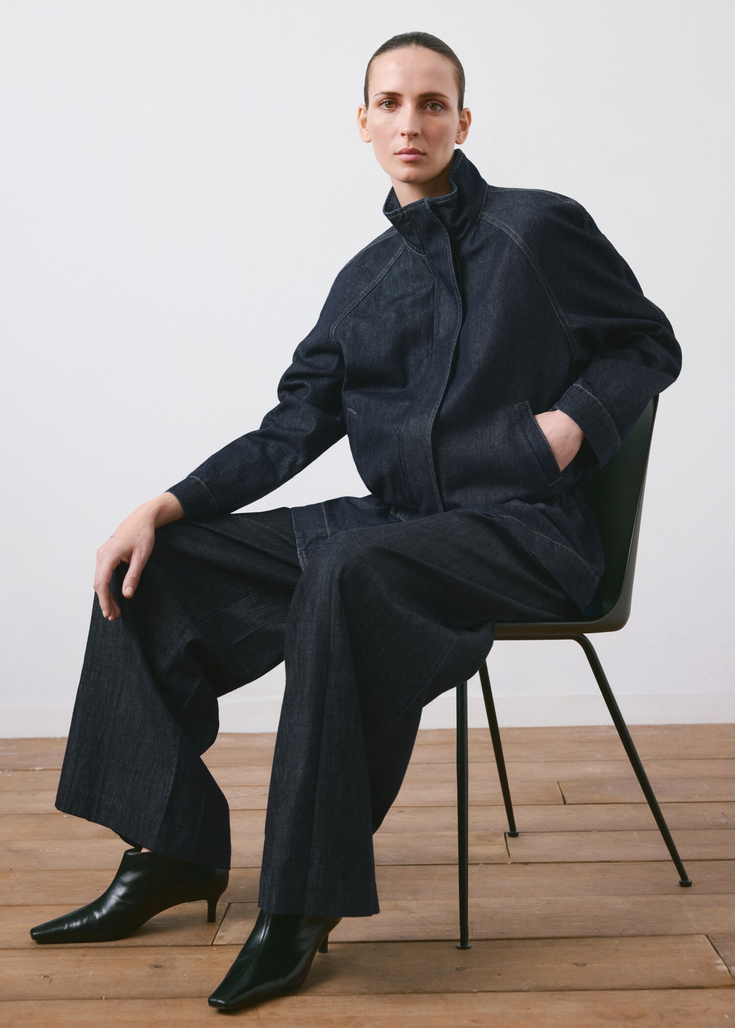 Wide leg denim trousers with belt loops - Details of the article 2