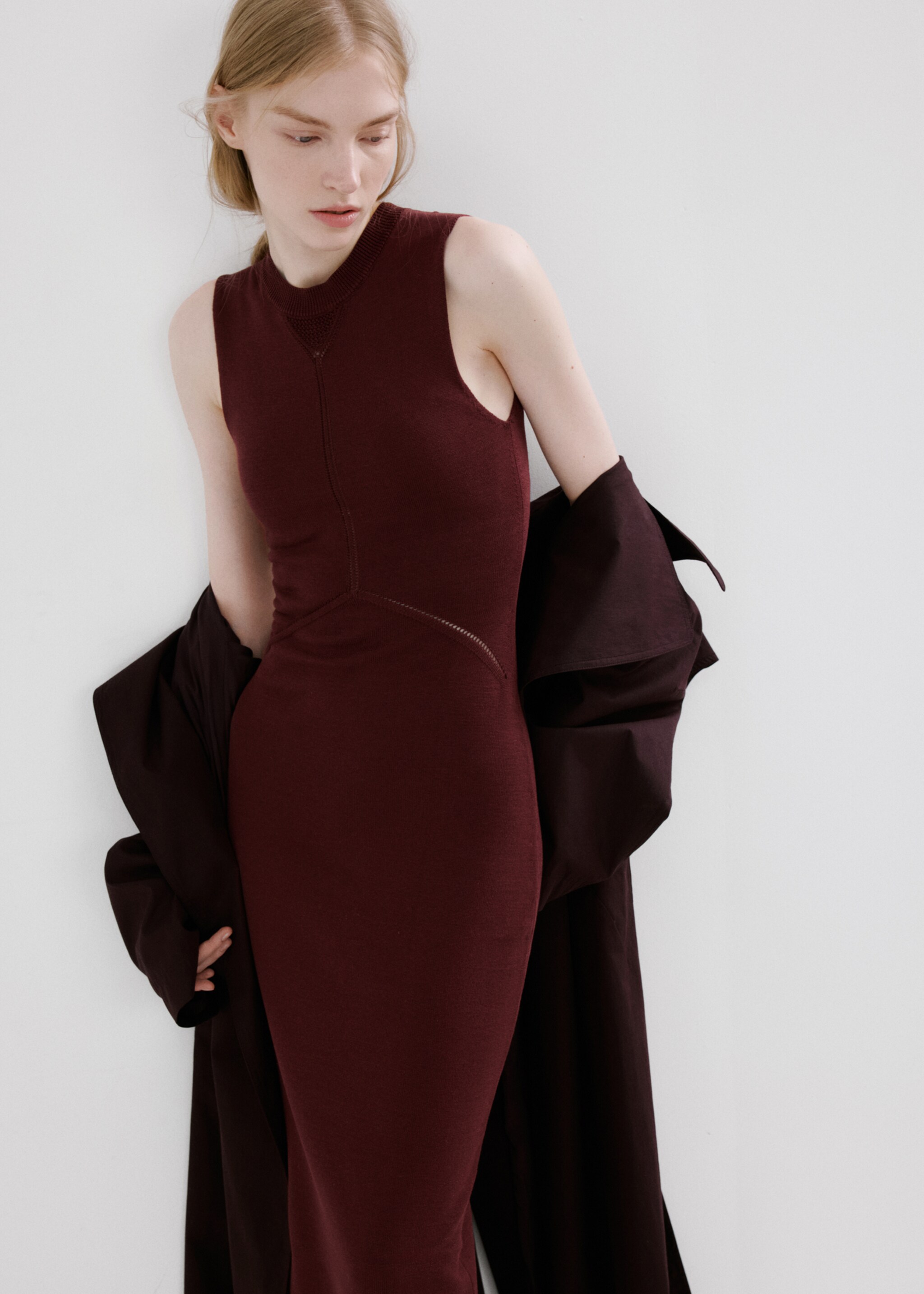 Vestido midi punto - Plano medio, Vino. Ref: 27045824-00.