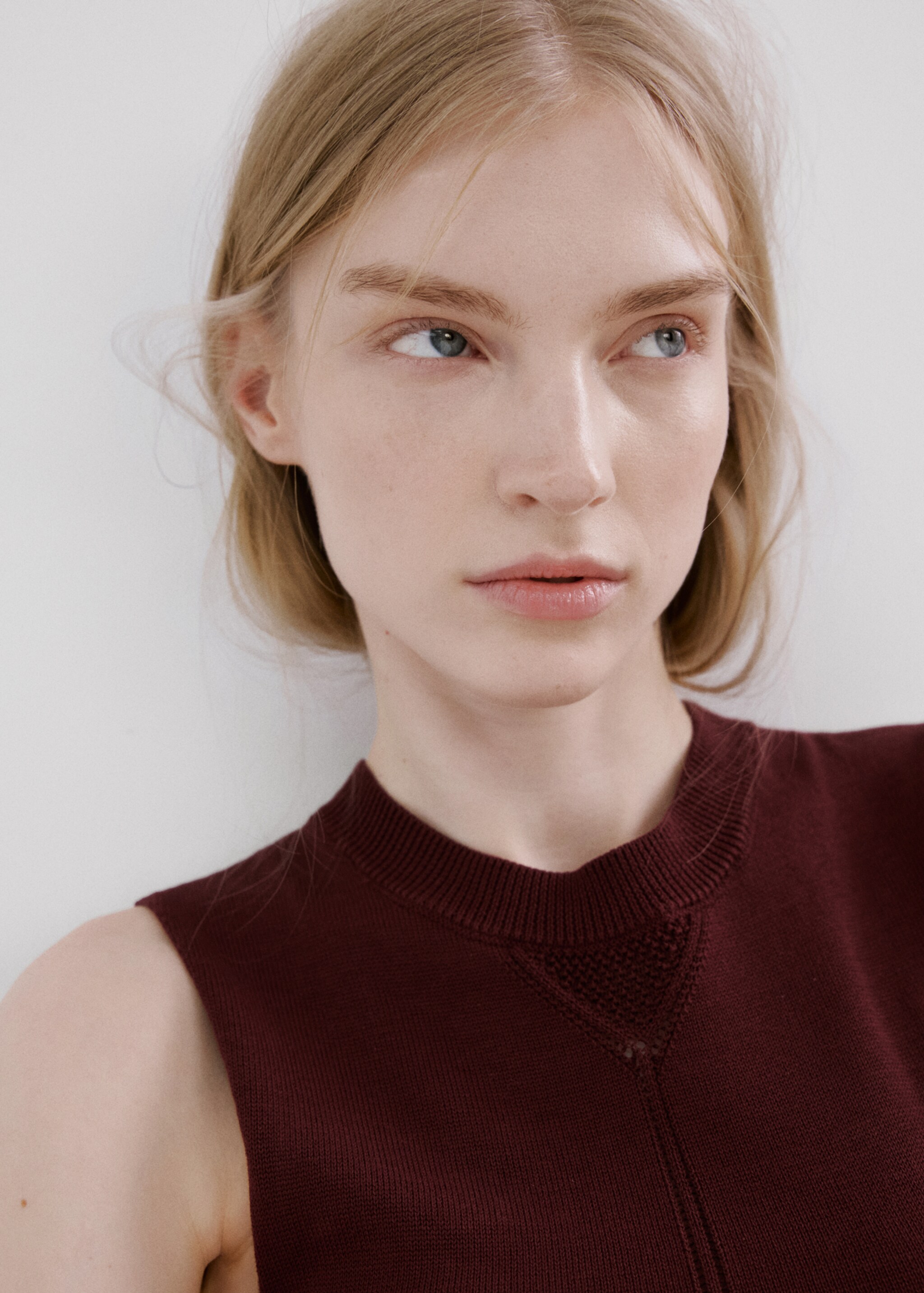 Vestido midi punto - Detalle del artículo 1, Vino. Ref: 27045824-00.