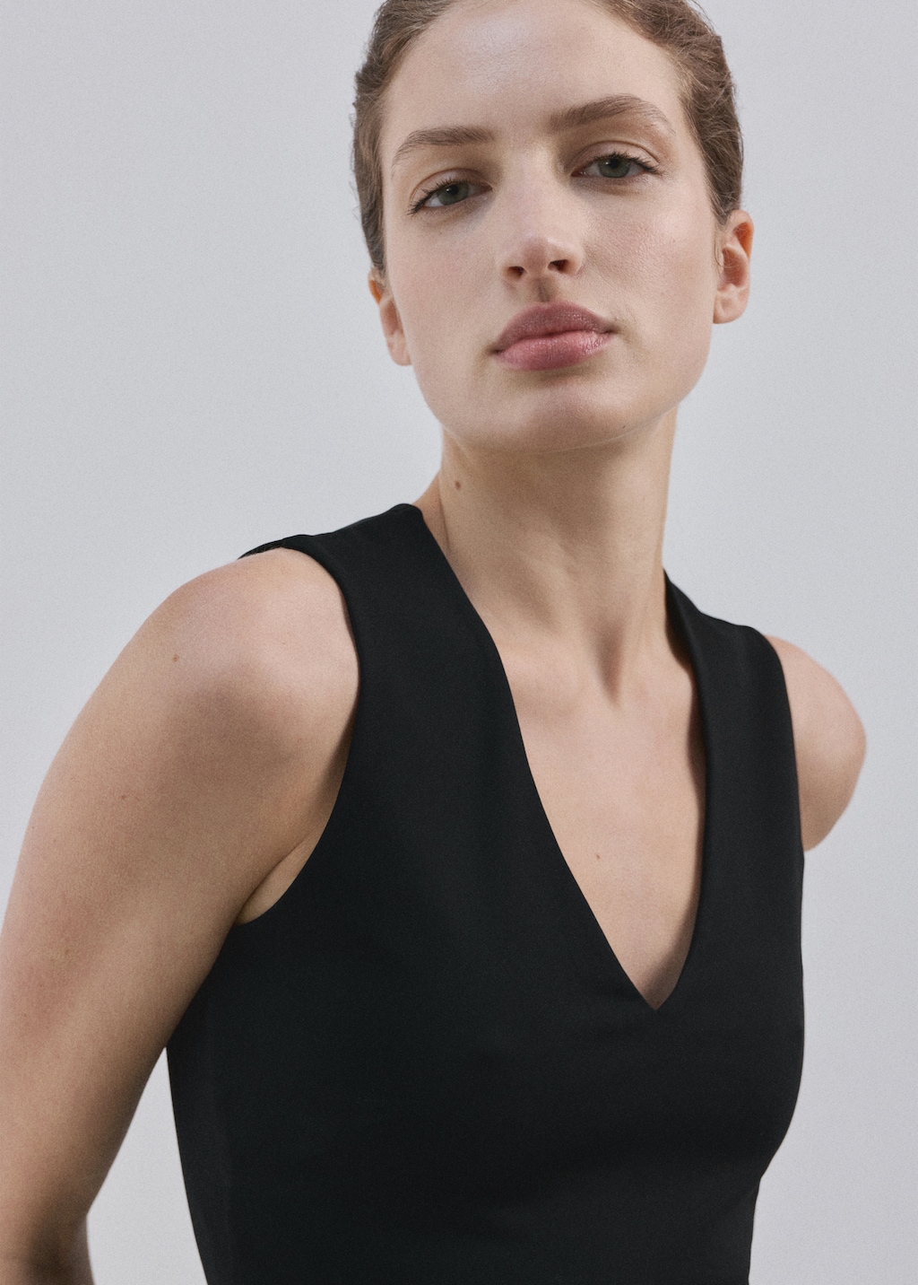 Fitted V-neck top - image 5