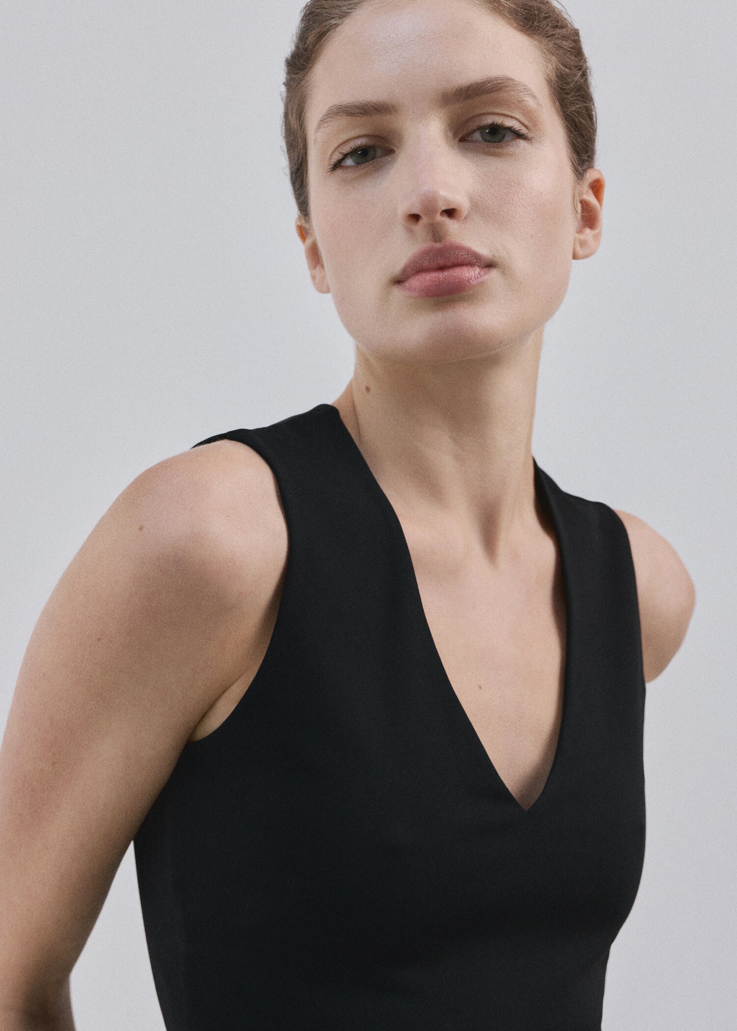 Fitted V-neck top - Details of the article 1