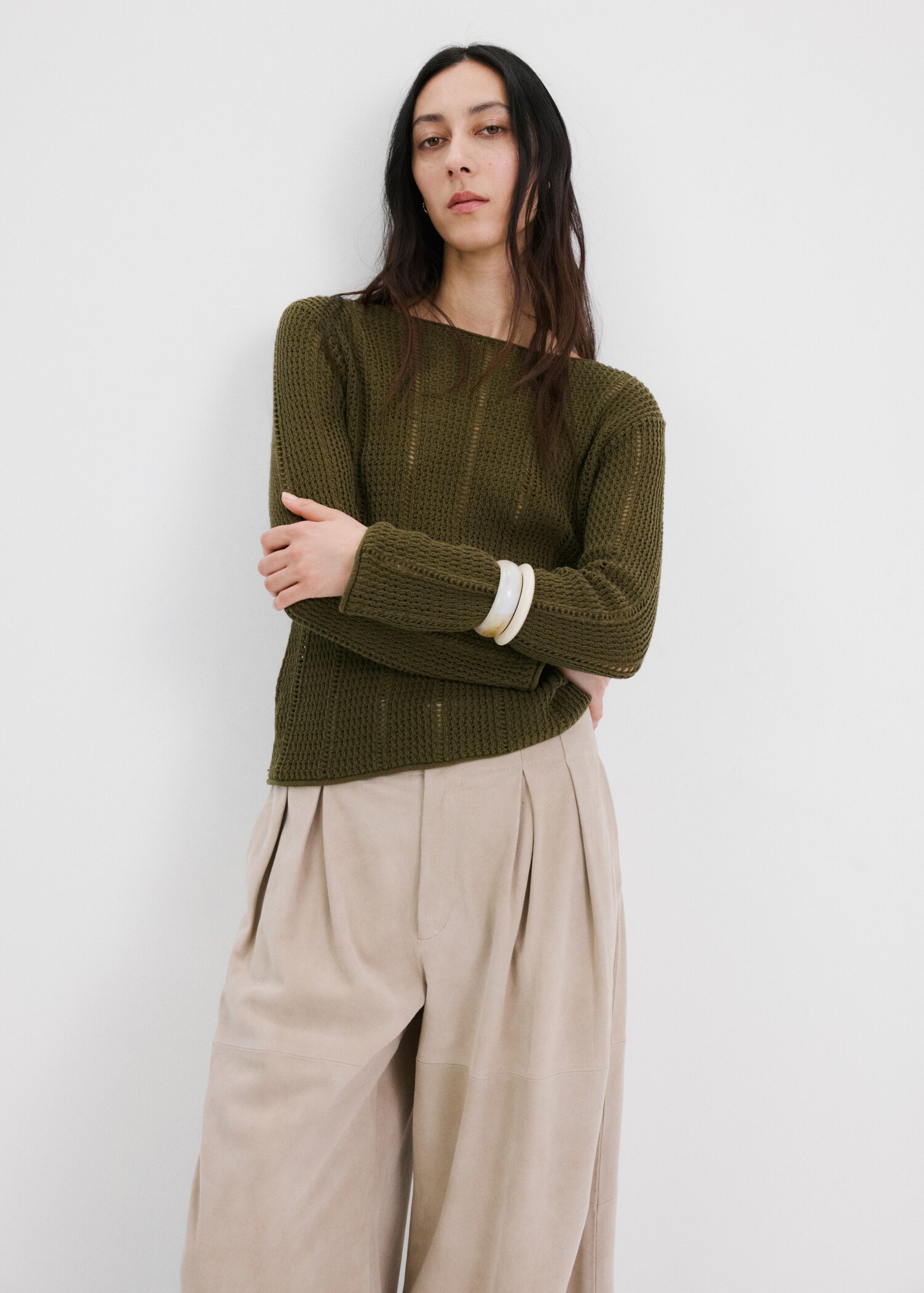 Knitted ribbed sweater - Medium plane