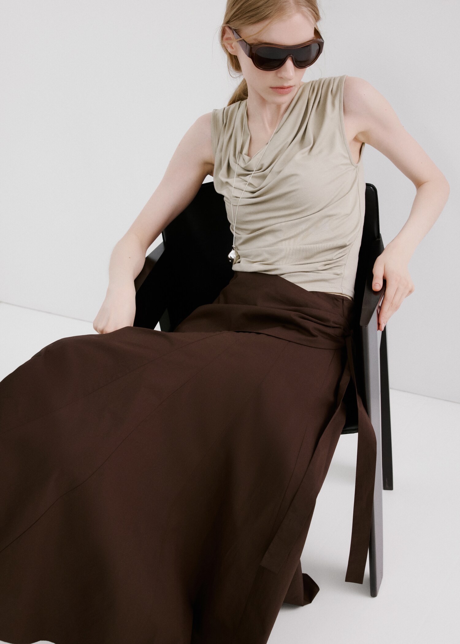 Draped fitted t-shirt - Details of the article 6