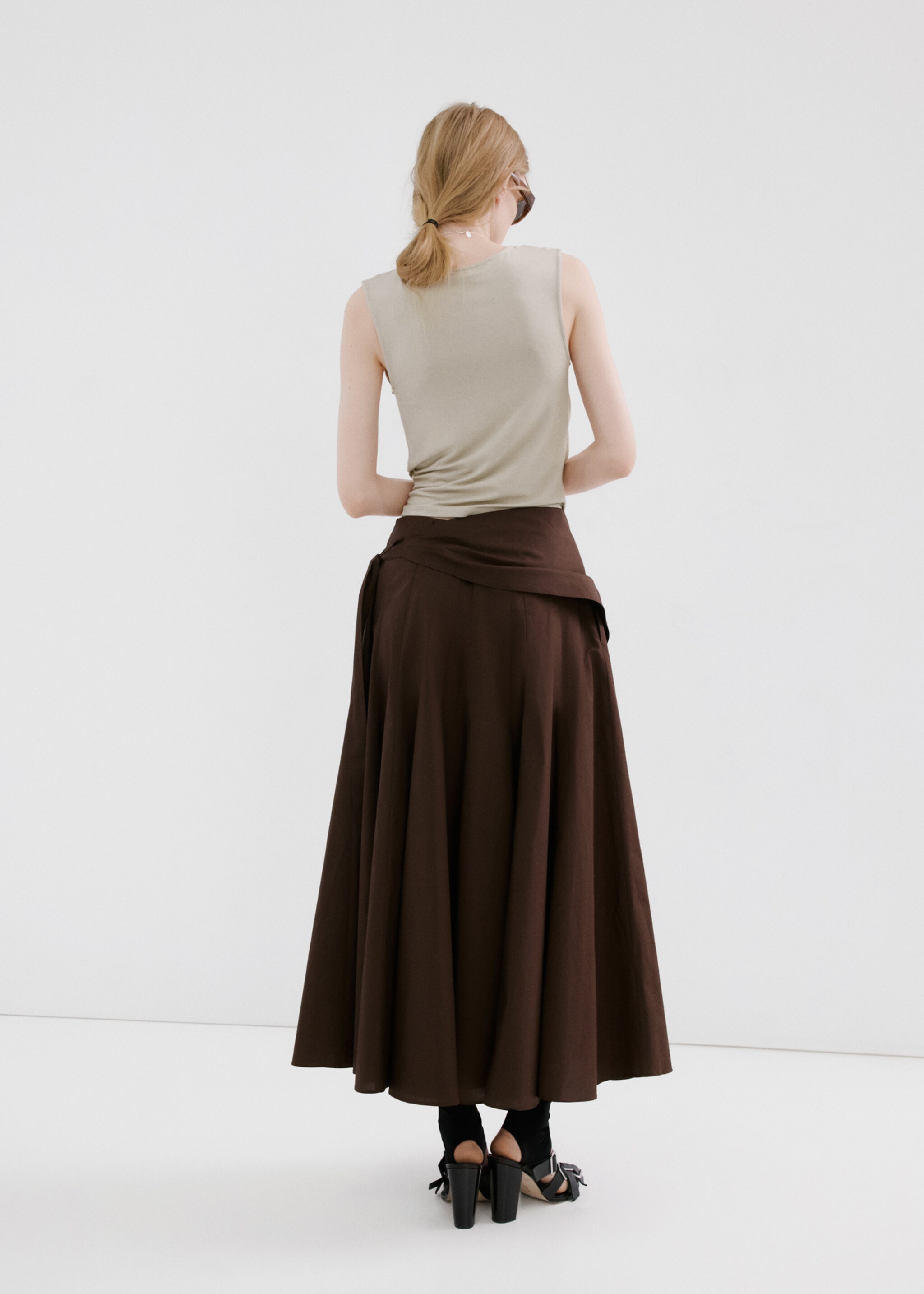 Draped fitted t-shirt - Reverse of the article, Light/Pastel Grey. Ref: 27045843-00.