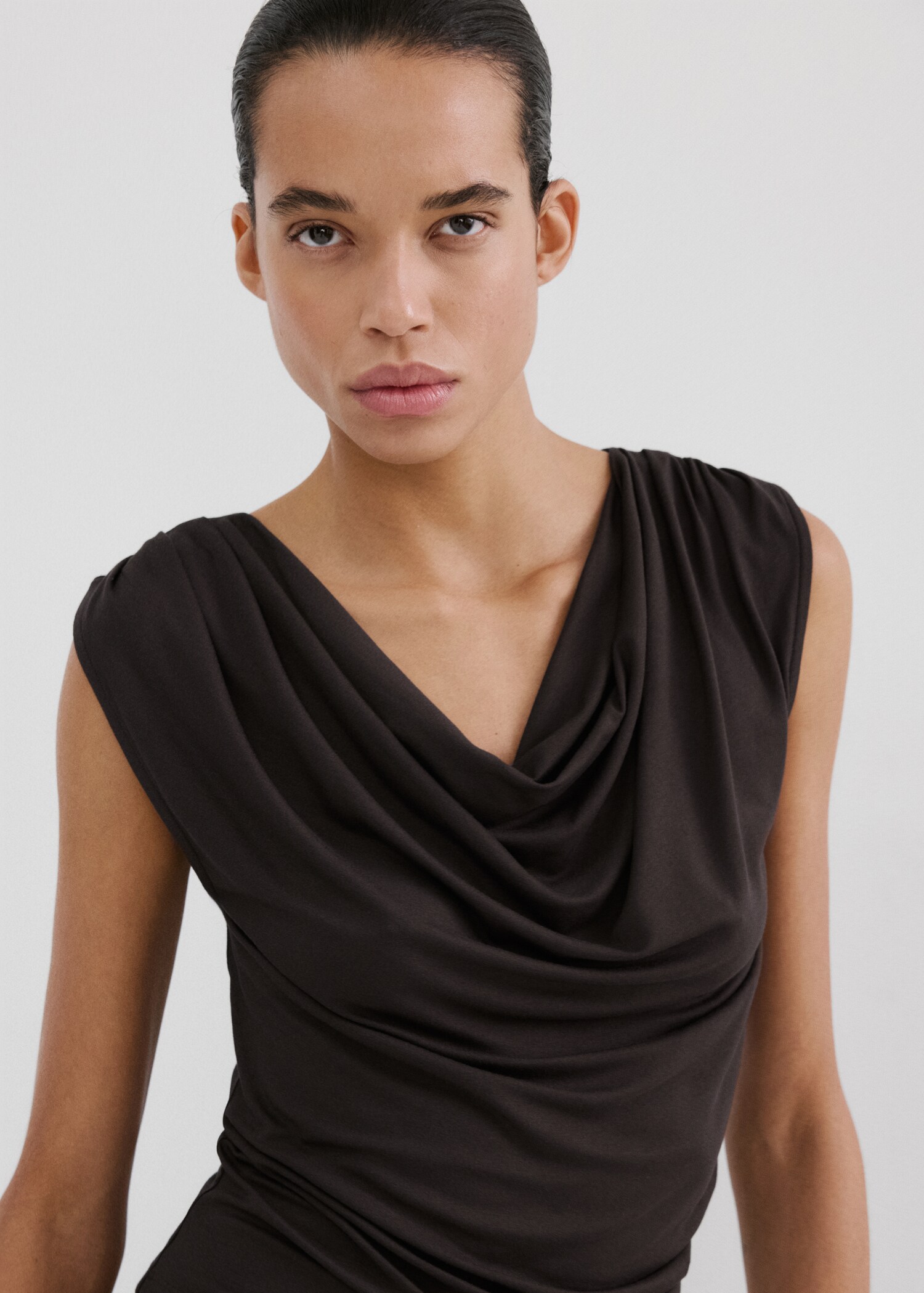 Draped fitted t-shirt - Details of the article 1