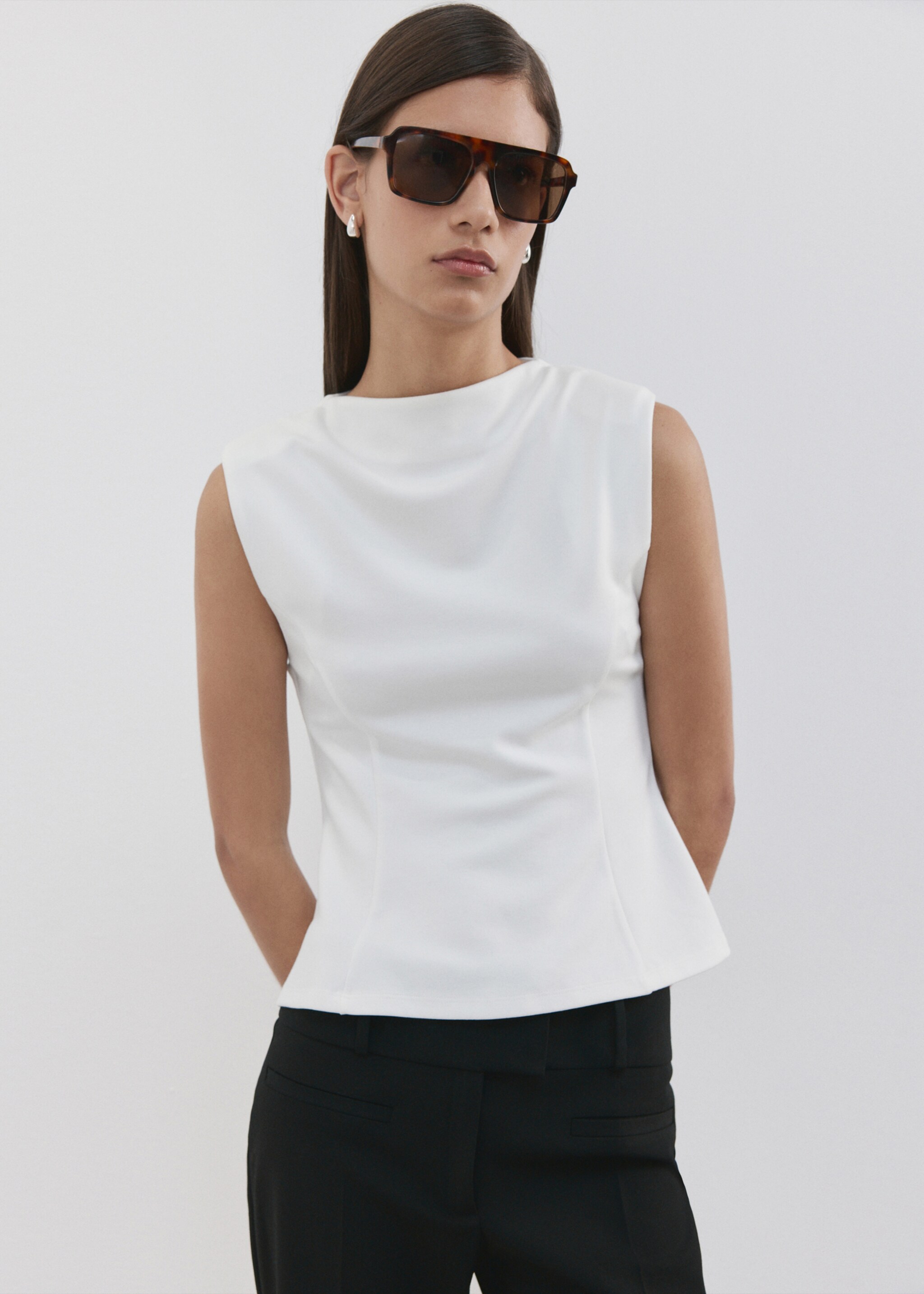 Camiseta peplum hombreras - Plano medio, Blanco roto. Ref: 27045844-00.