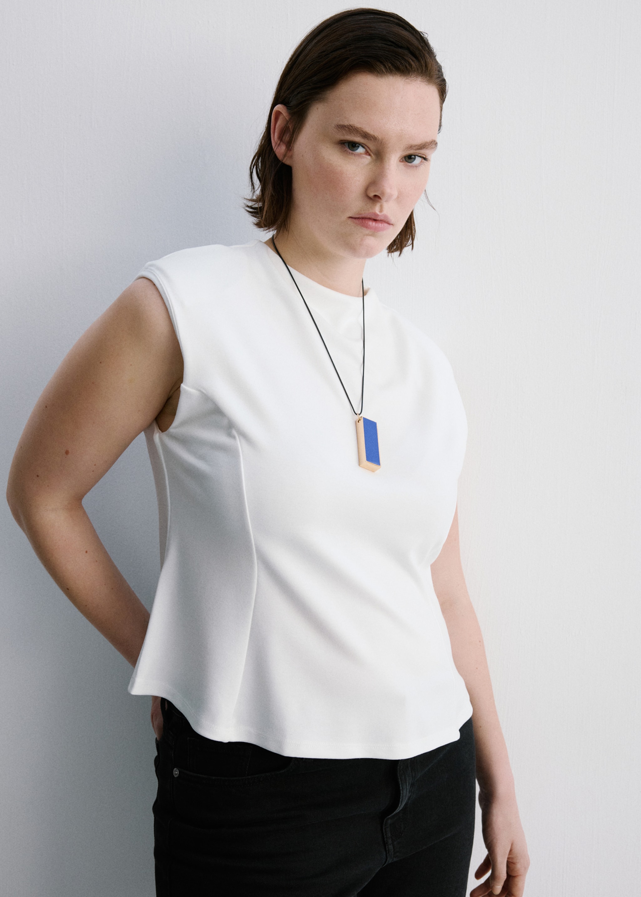 Peplum shoulder pad T-shirt - Details of the article 5, Off White. Ref: 27045844-00.