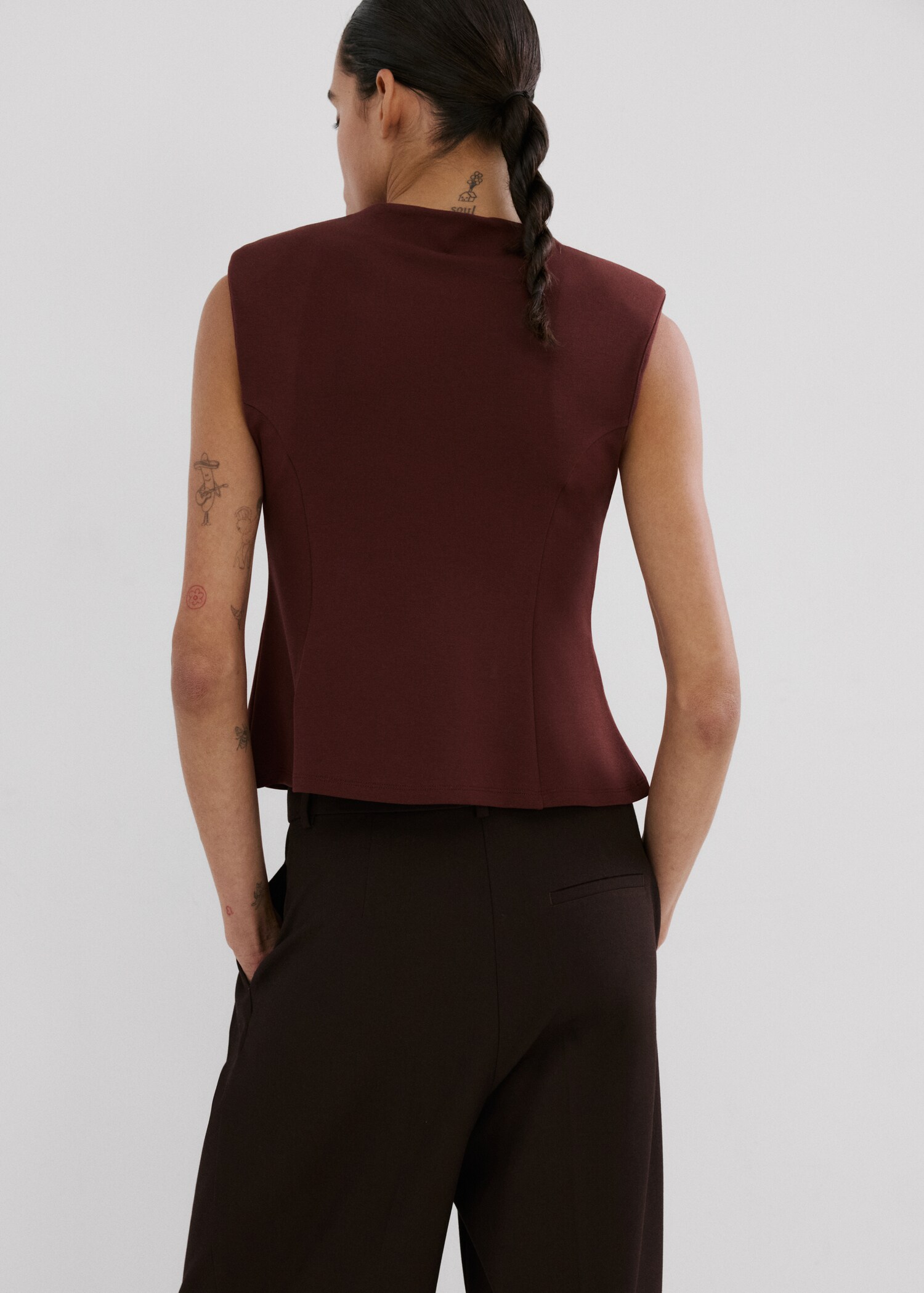 Peplum shoulder pad T-shirt - Reverse of the article