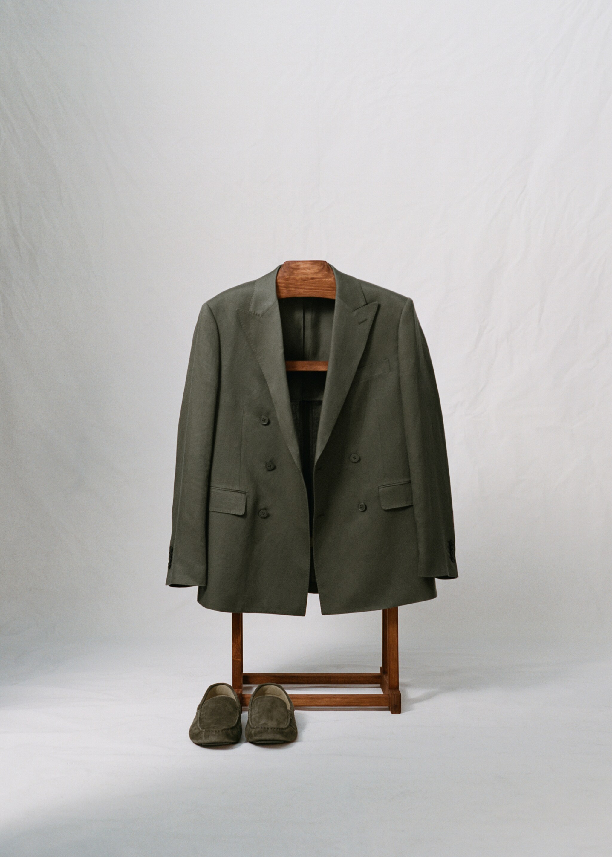 Amalfi slim fit double-breasted blazer - Details of the article 5, Khaki. Ref: 27045935-00.