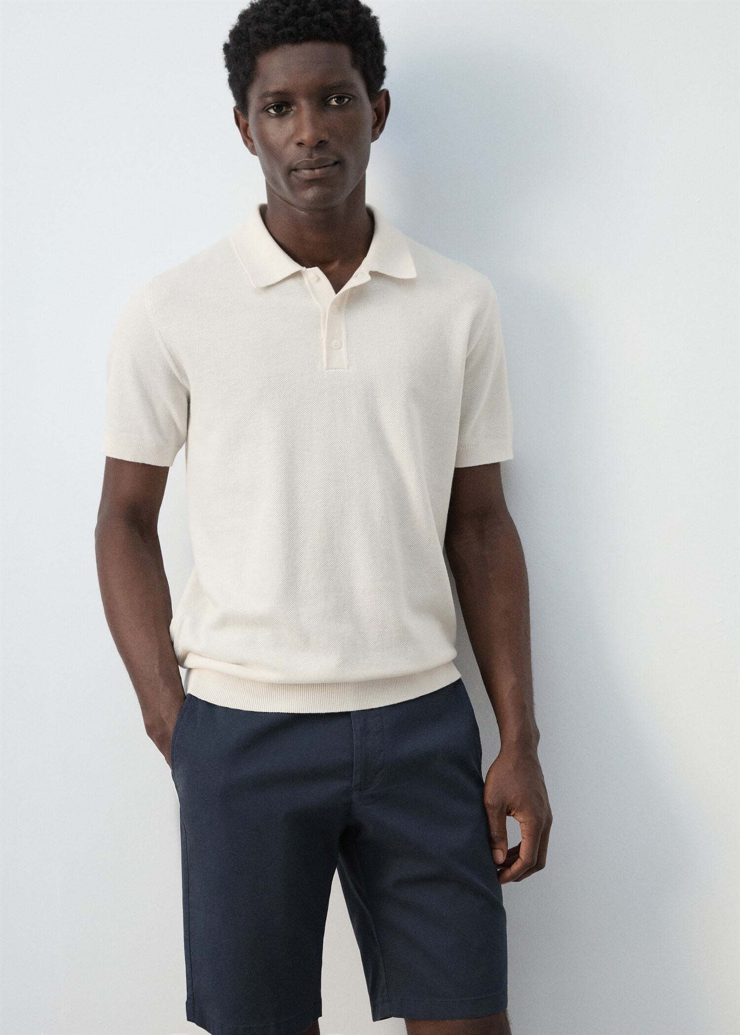 Fine knit polo shirt with microstructure - Details of the article 1