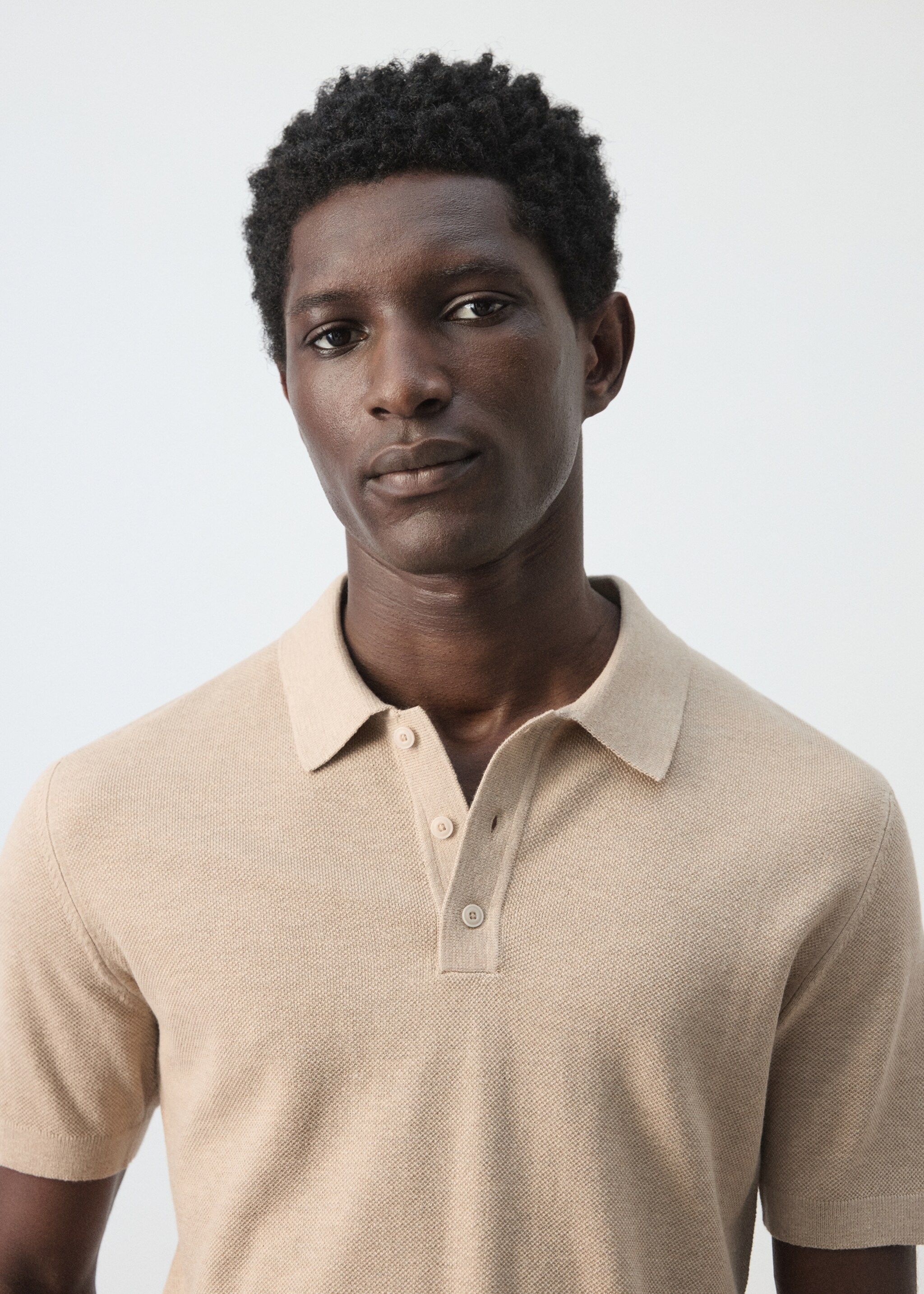 Fine knit polo shirt with microstructure - Details of the article 1, Beige. Ref: 27045944-00.