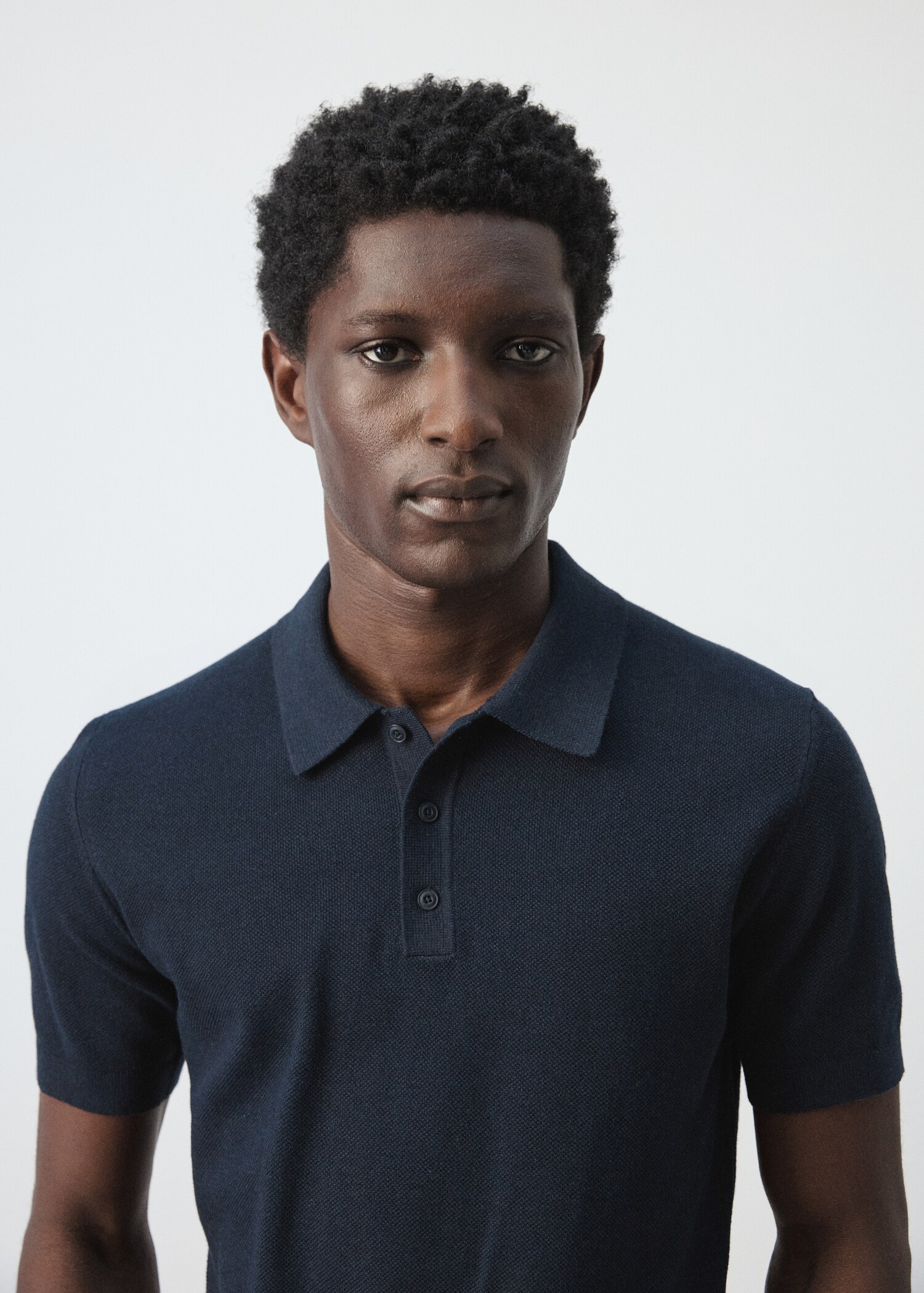 Fine knit polo shirt with microstructure - Details of the article 1