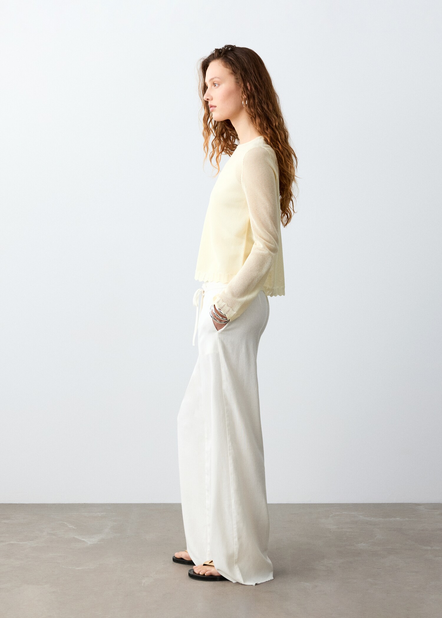 Pantalon lin nœud - Plan moyen