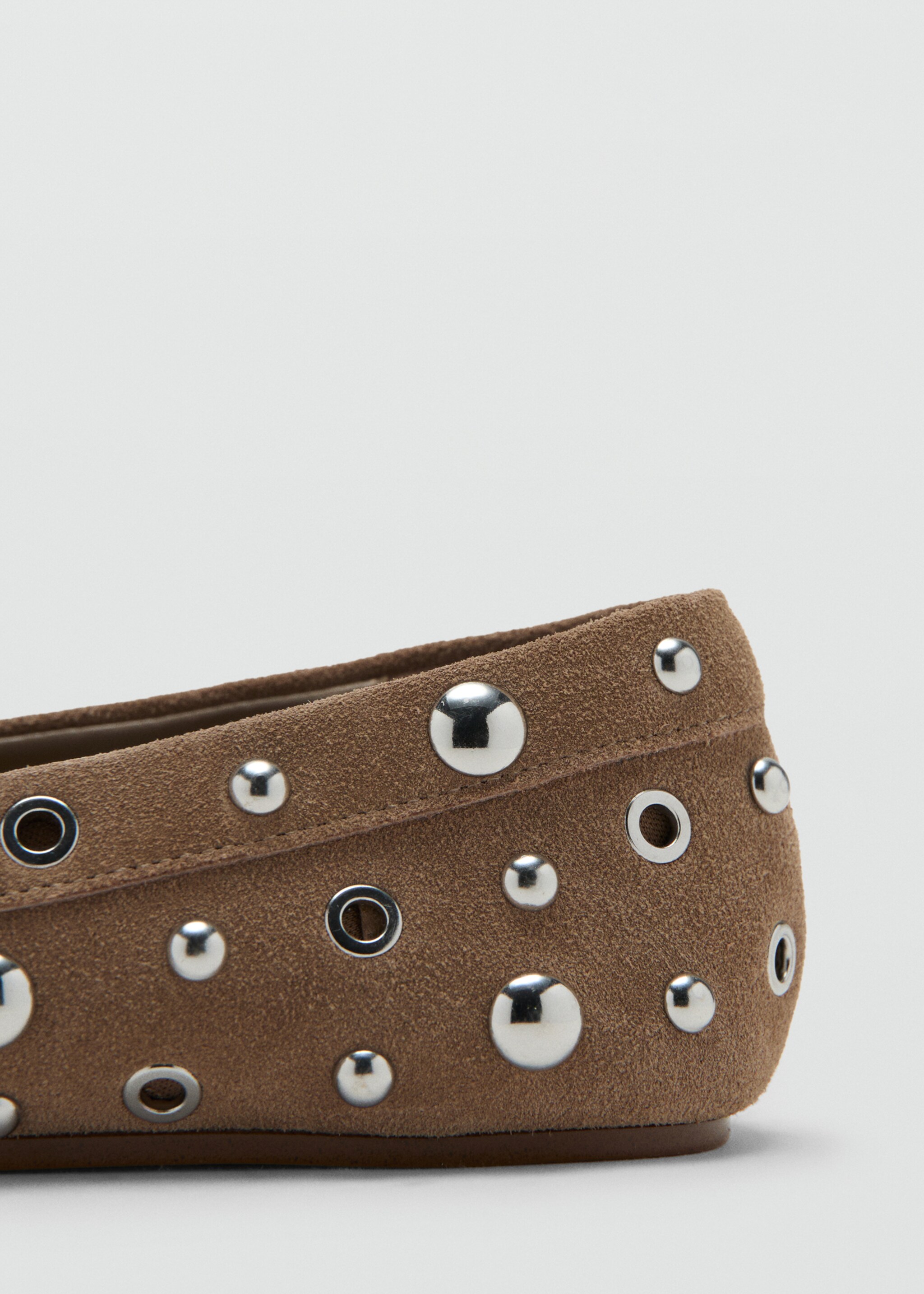 Suede moccasin with eyelets - Details of the article 1, Sand. Ref: 27045961-00.