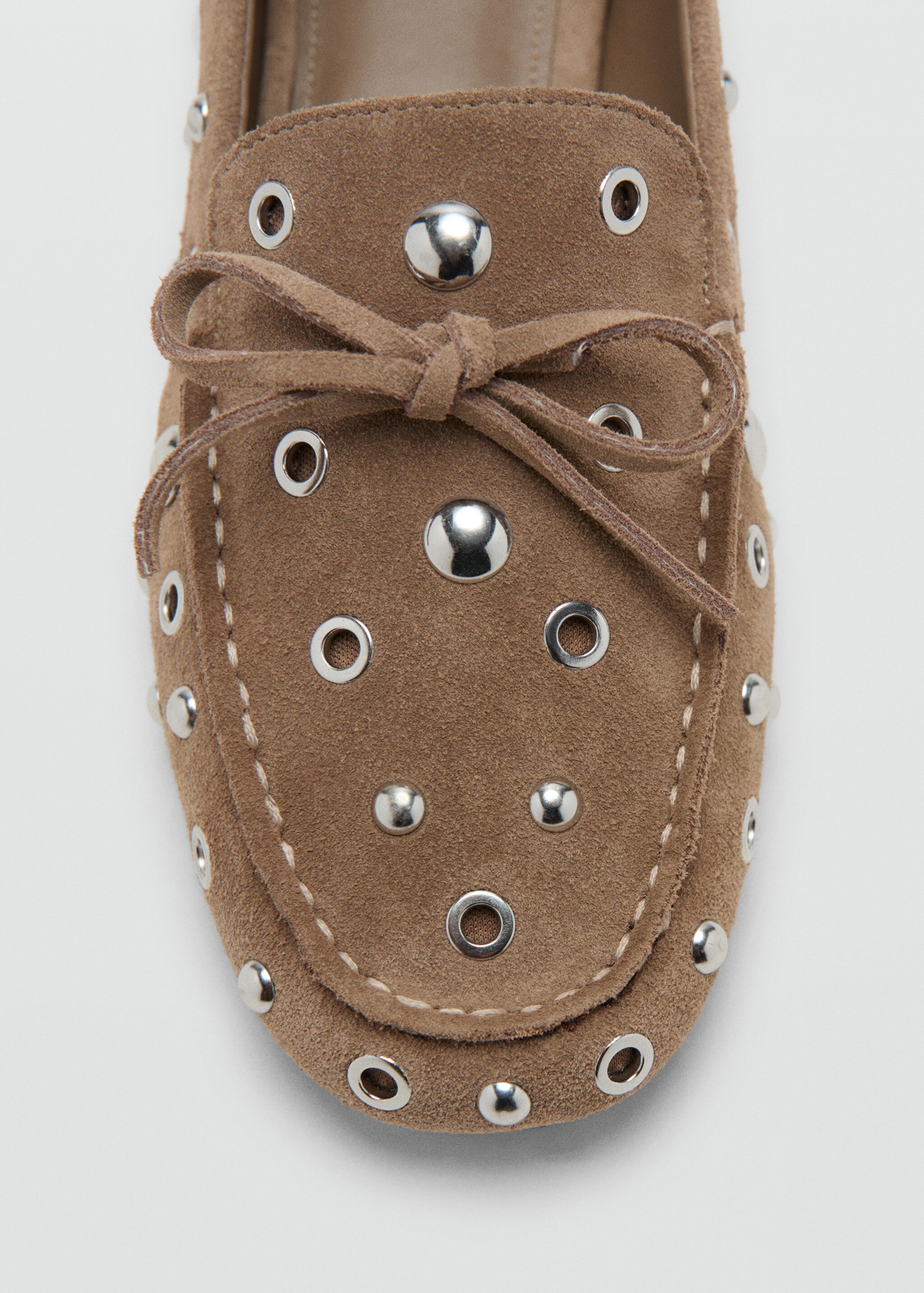 Suede moccasin with eyelets - Details of the article 3, Sand. Ref: 27045961-00.