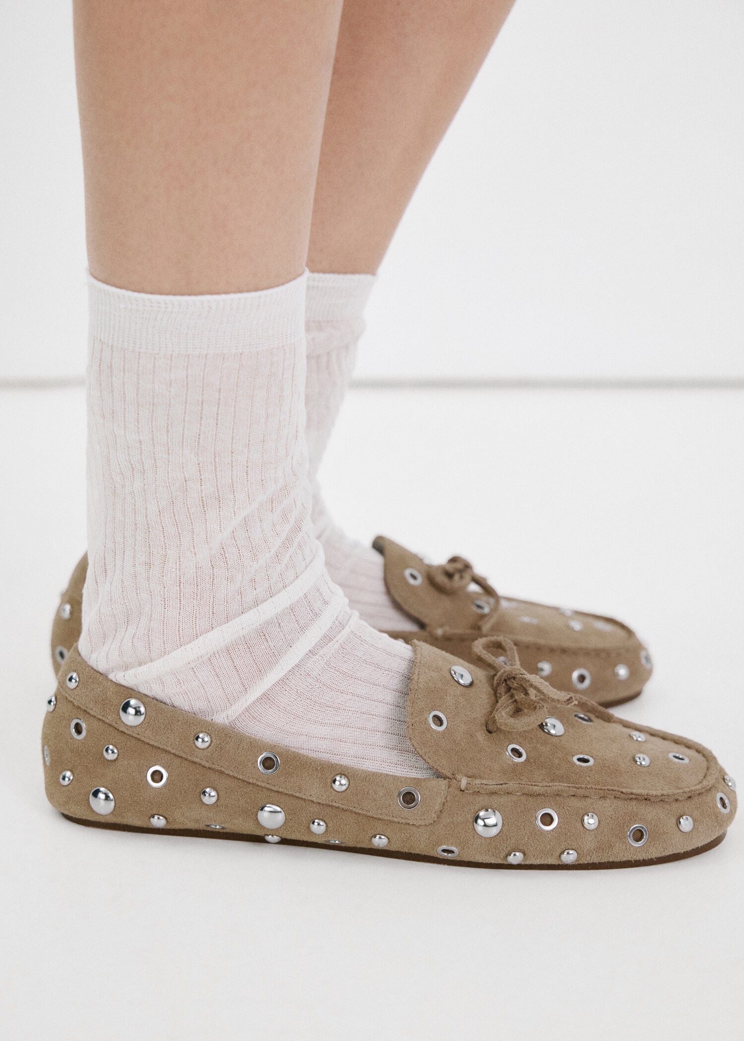 Suede moccasin with eyelets - Details of the article 9