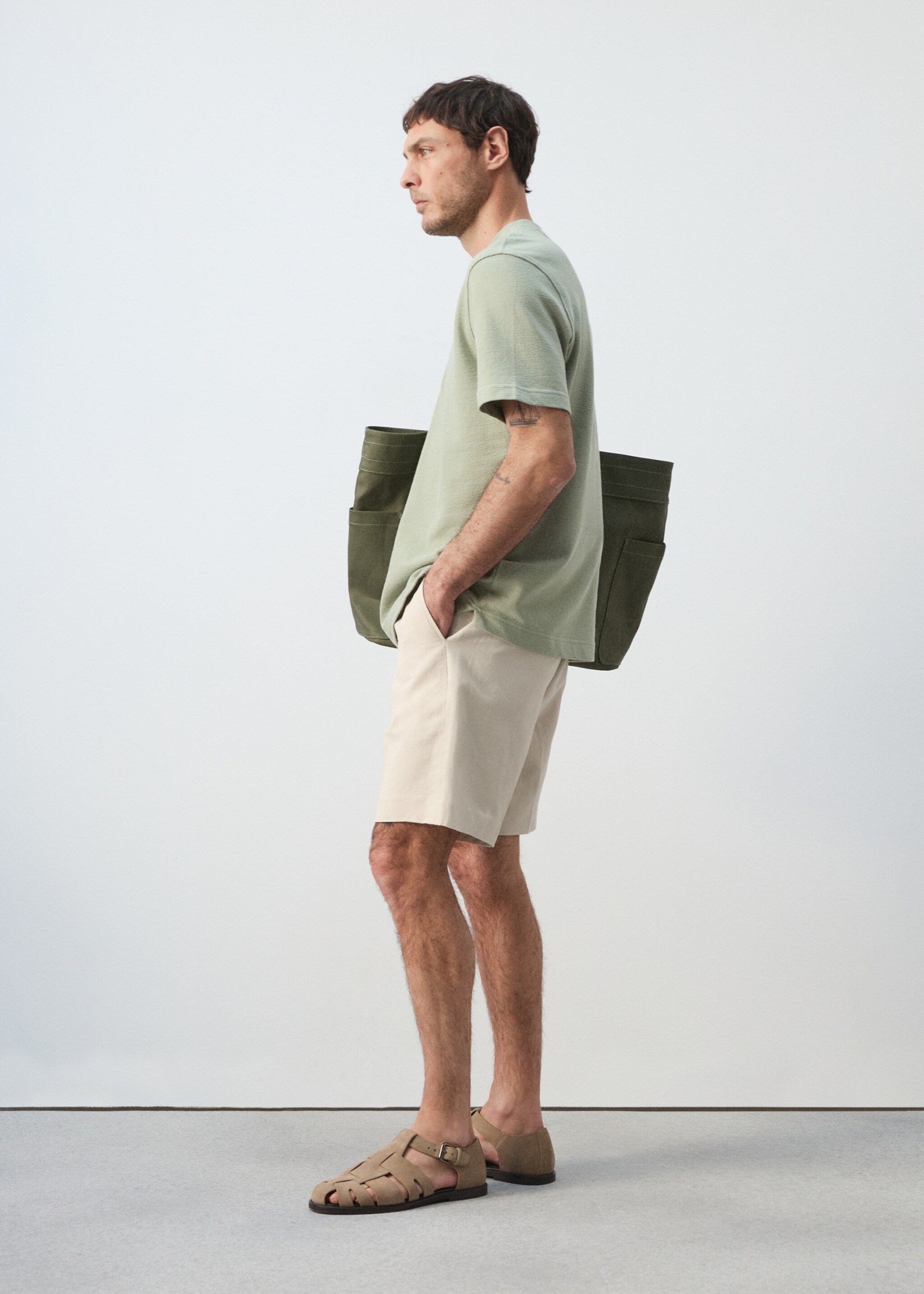 100% cotton T-shirt regular fit - Details of the article 6, Mint Green. Ref: 27045964-00.