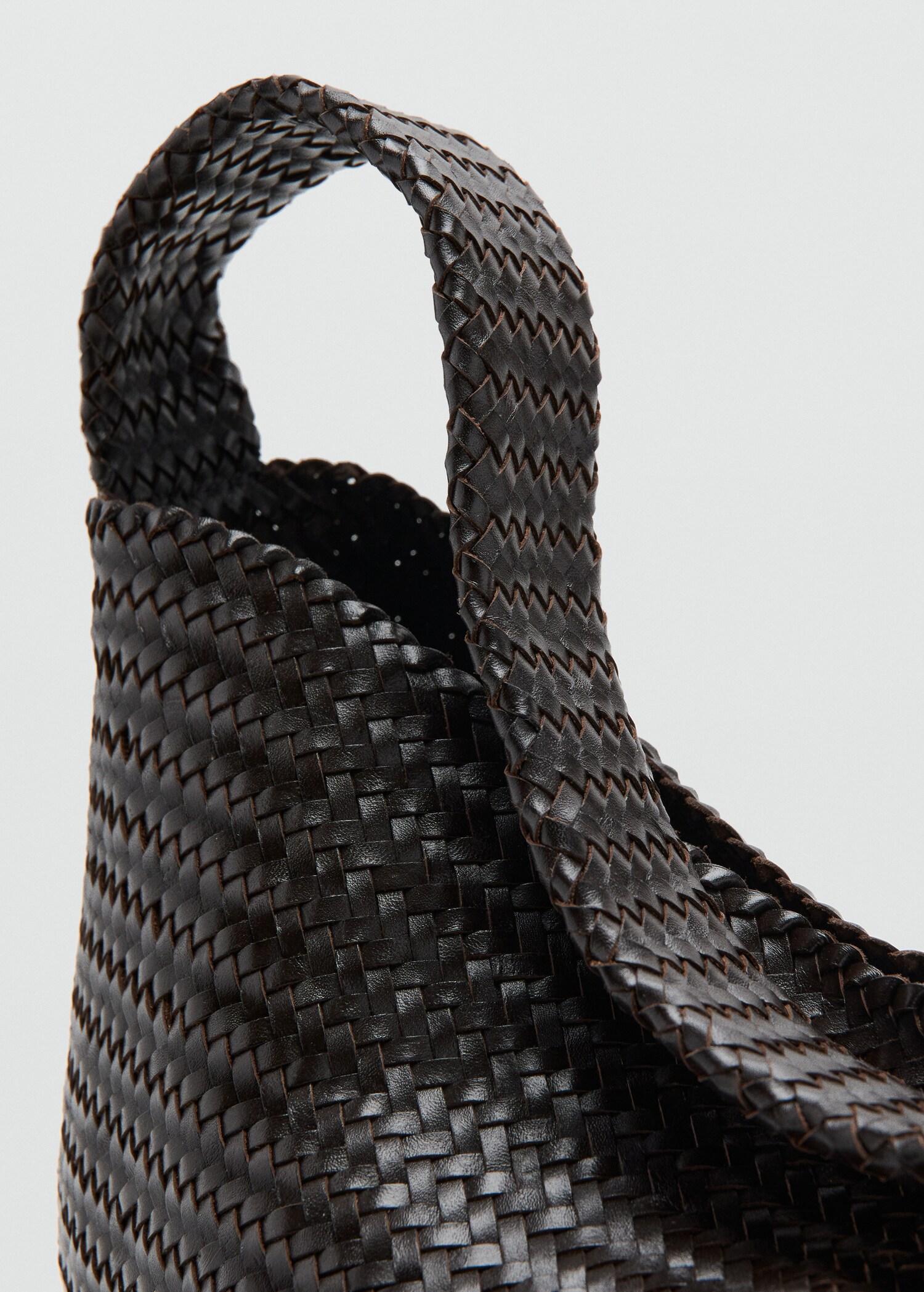 Braided bucket bag - Details of the article 2
