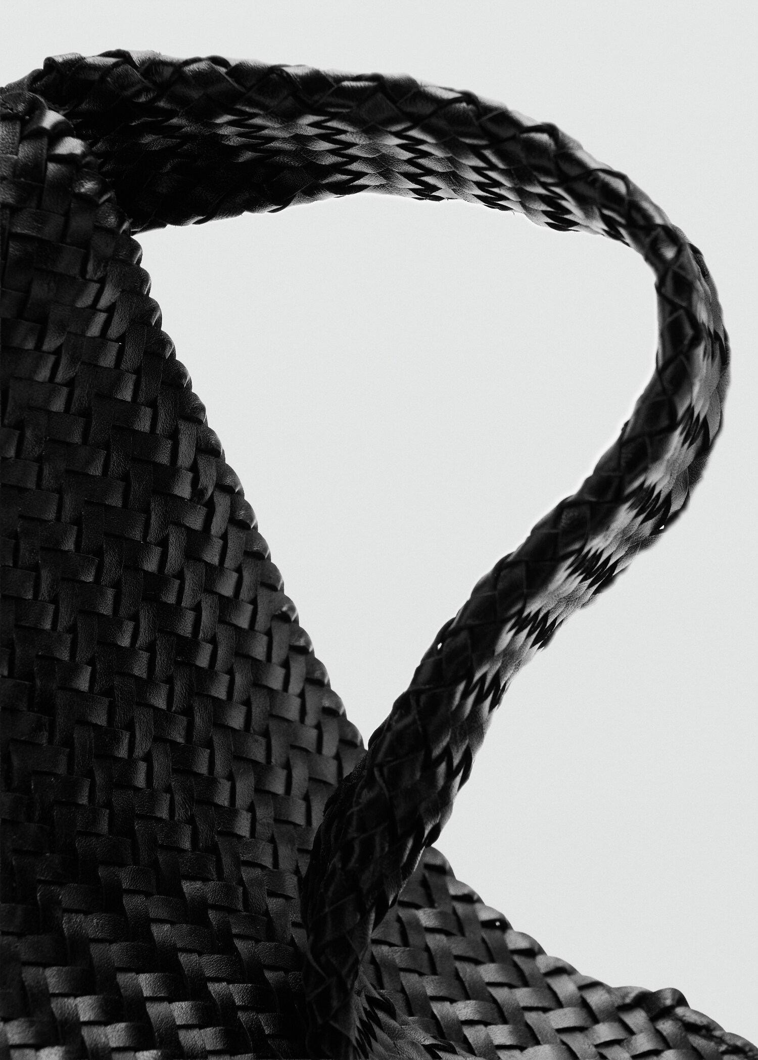 Braided bucket bag - Details of the article 2