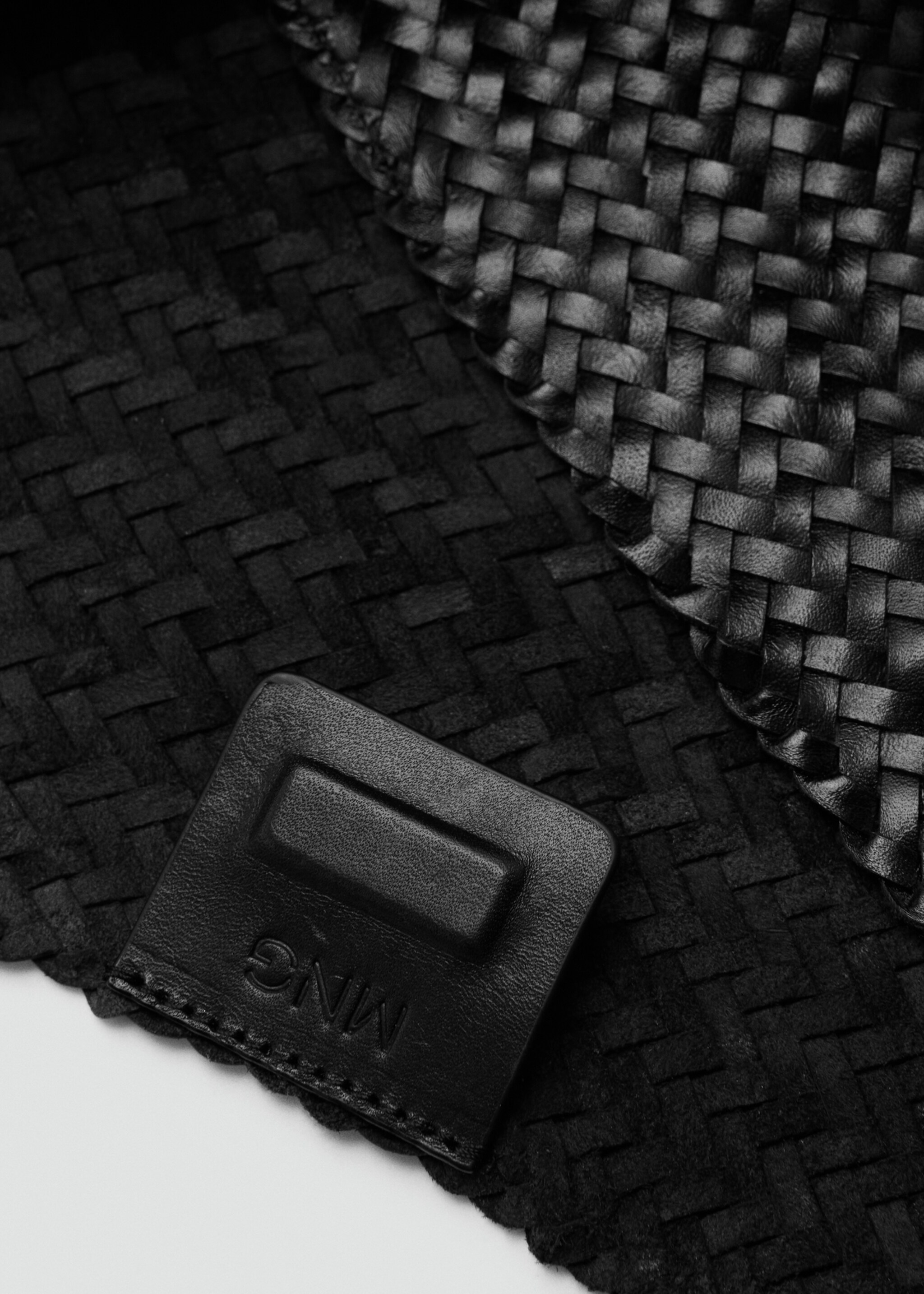 Braided bucket bag - Details of the article 3, Black. Ref: 27045975-00.