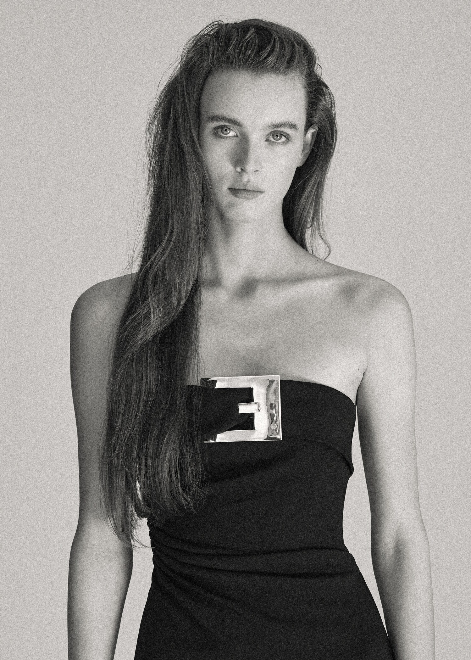 Vestido palabra de honor hebilla metálica - Plano medio