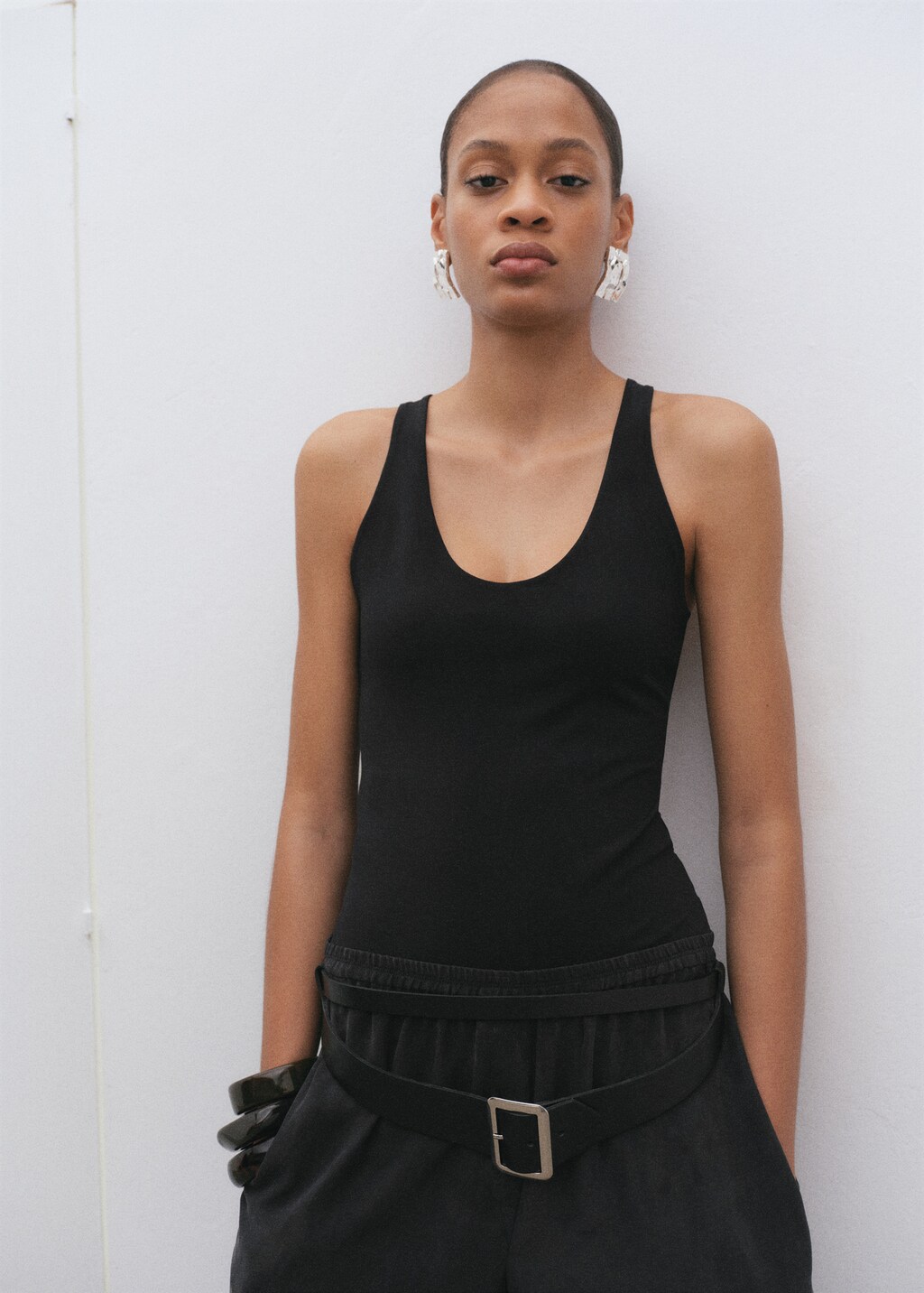 Fitted bodysuit with open back - image 4