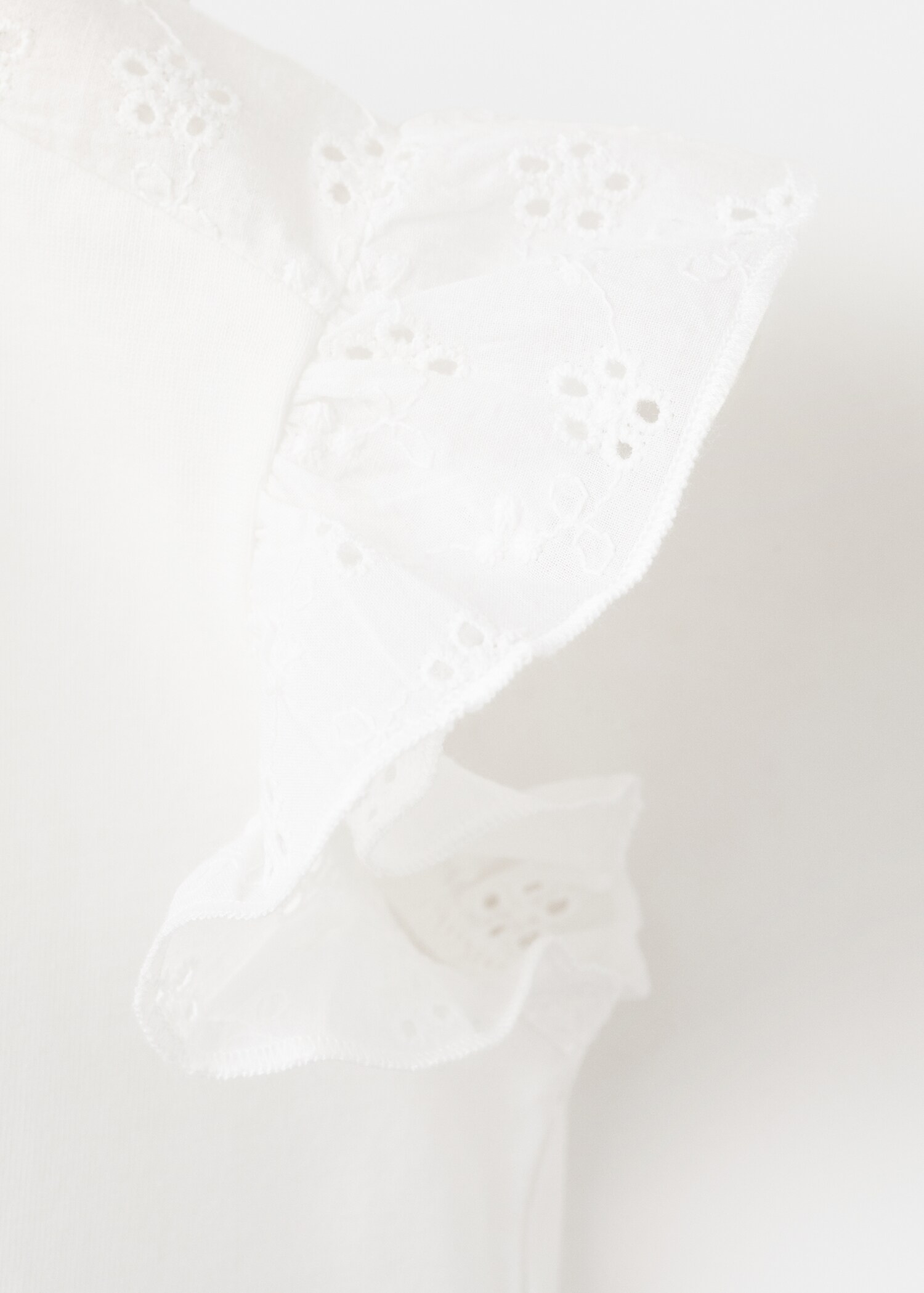 Ruffle top with embroidered details - Details of the article 0