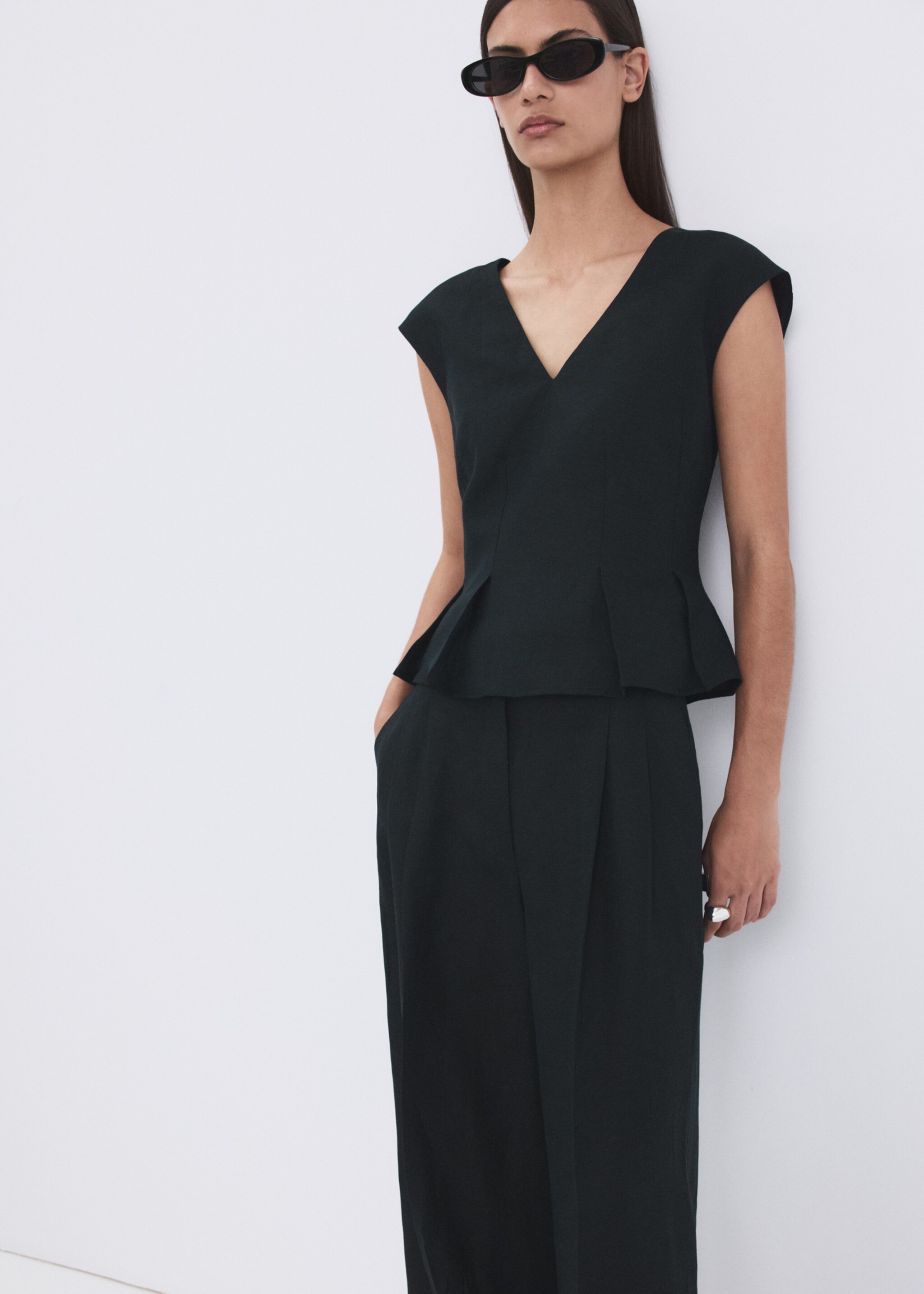 Pantalon droit lin à pinces - Détail de l'article 1, Bleu marine. Ref: 27046347-00.